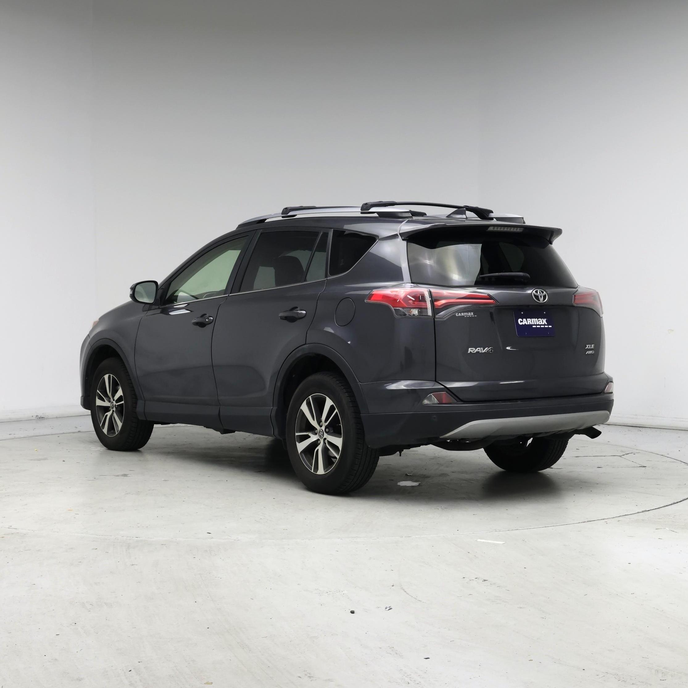 Thumbnail: 2018 Toyota RAV4 - 2