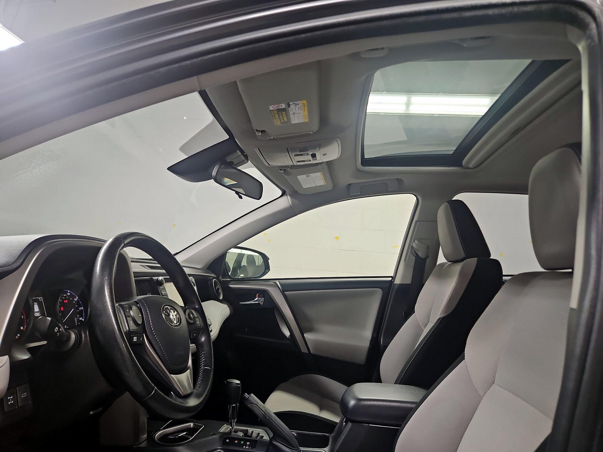 Thumbnail: 2018 Toyota RAV4 - 19