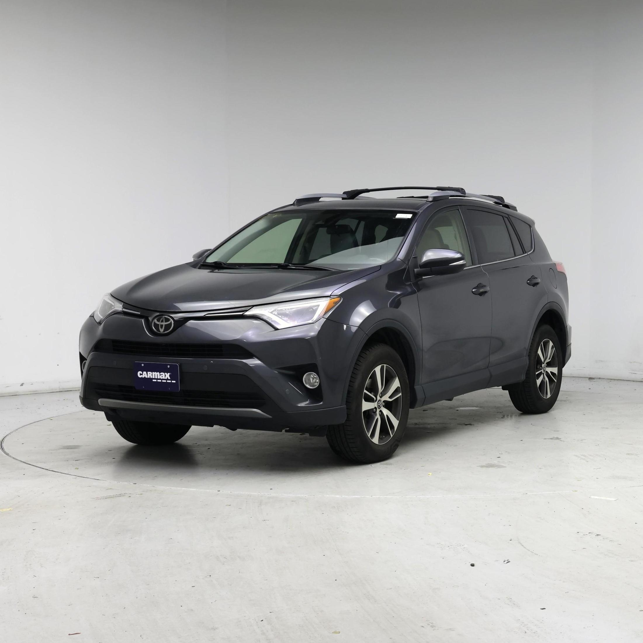 Thumbnail: 2018 Toyota RAV4 - 4