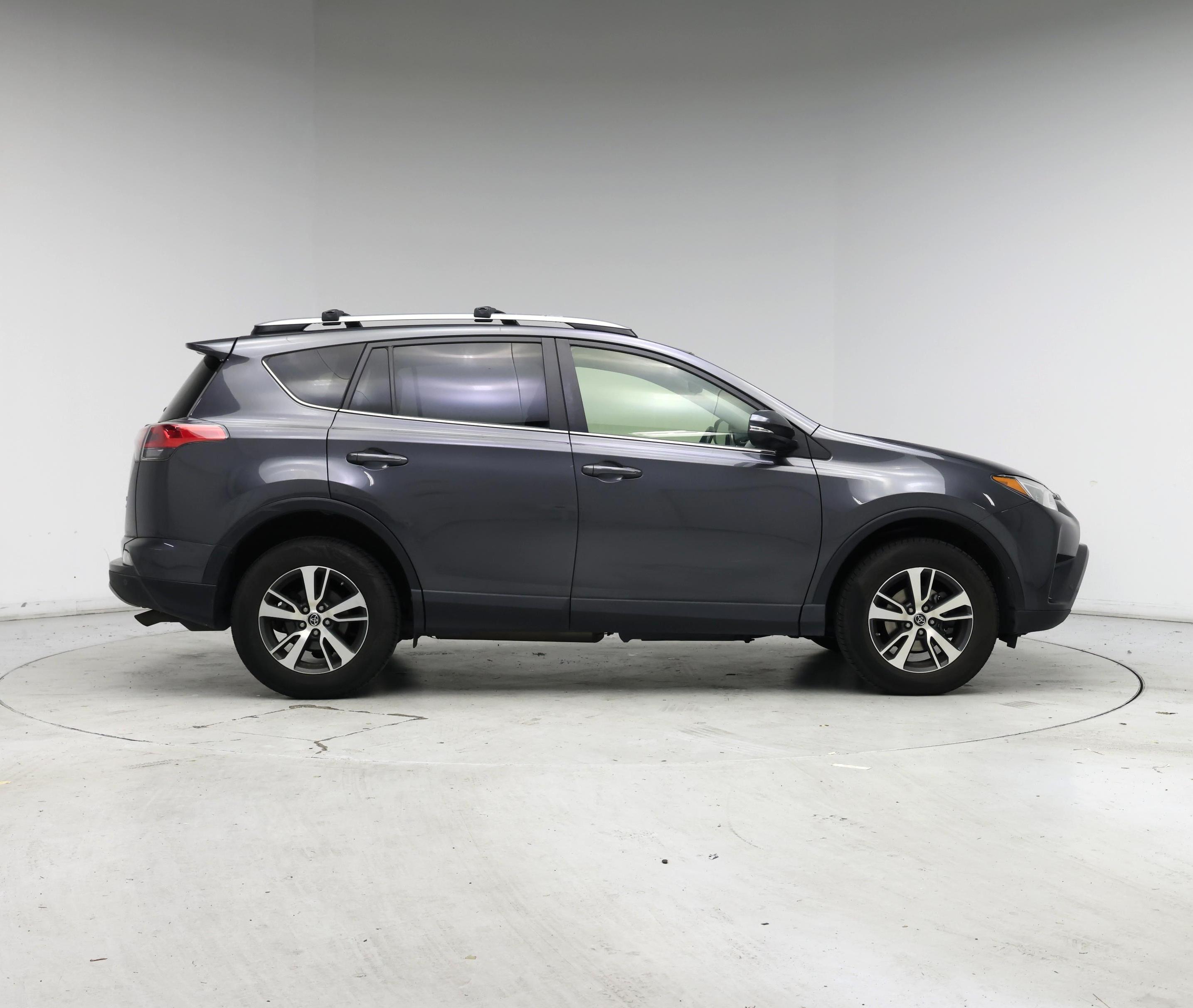 Thumbnail: 2018 Toyota RAV4 - 7