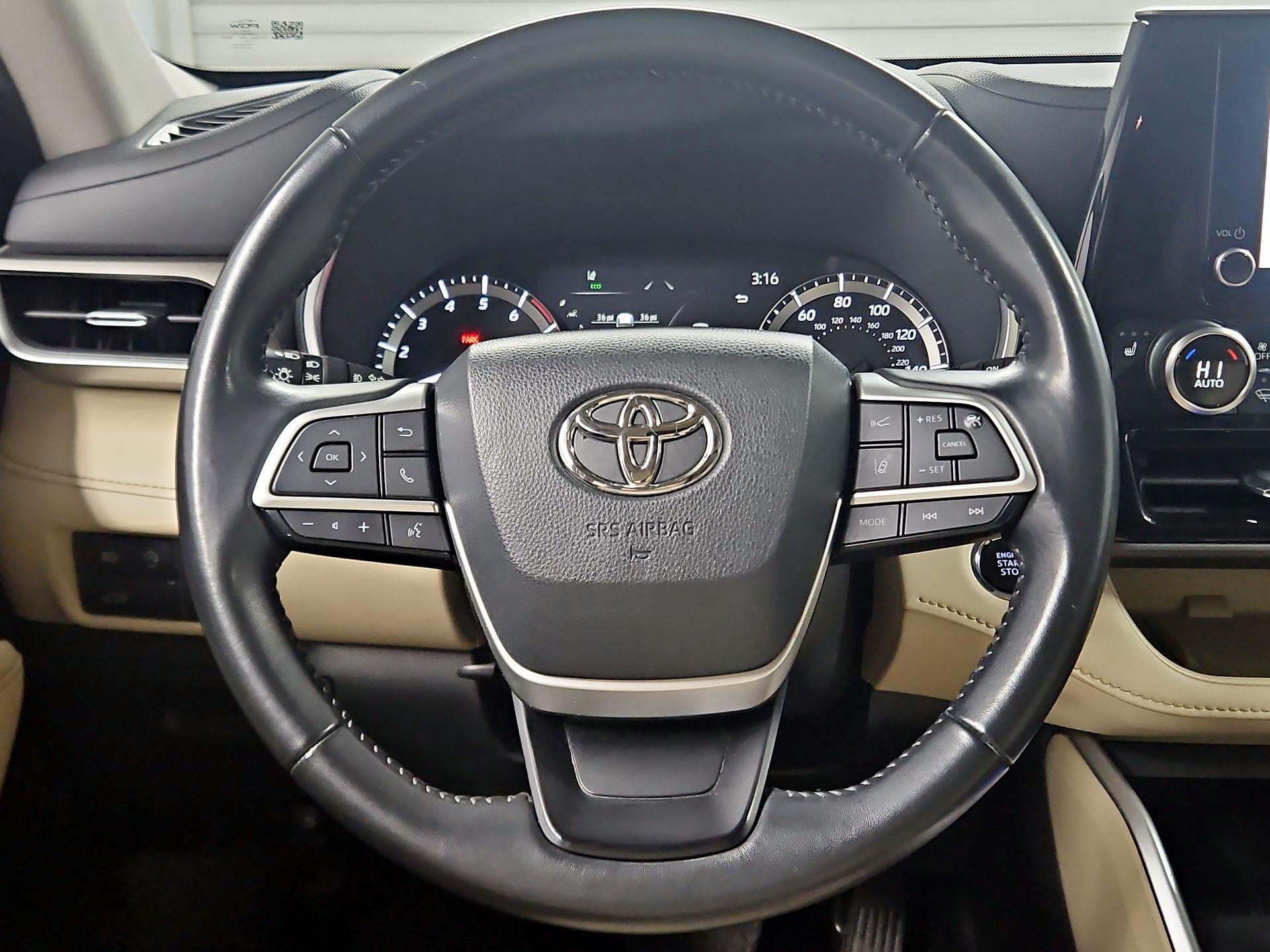 Thumbnail: 2023 Toyota Highlander - 10