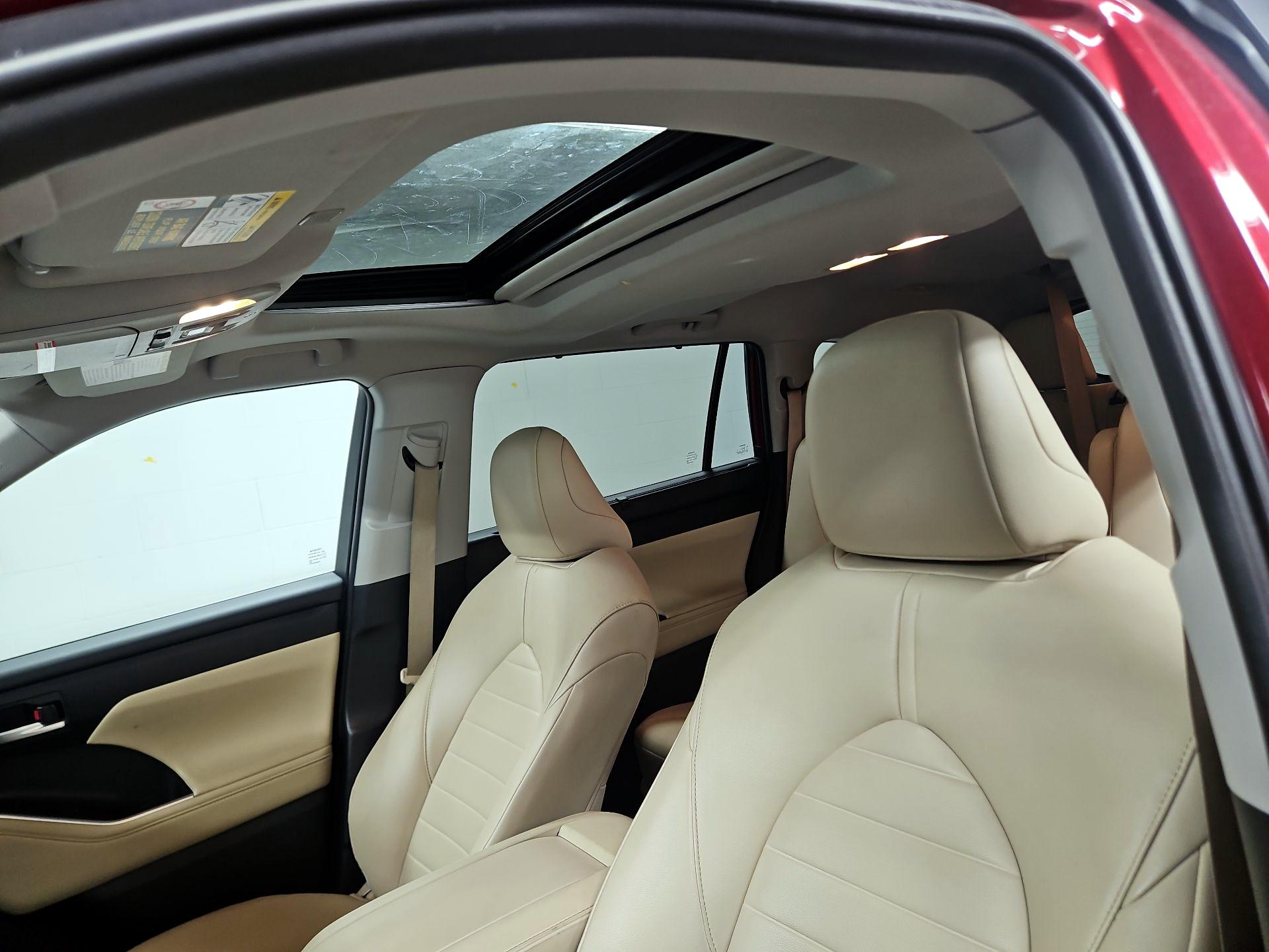 Thumbnail: 2023 Toyota Highlander - 19