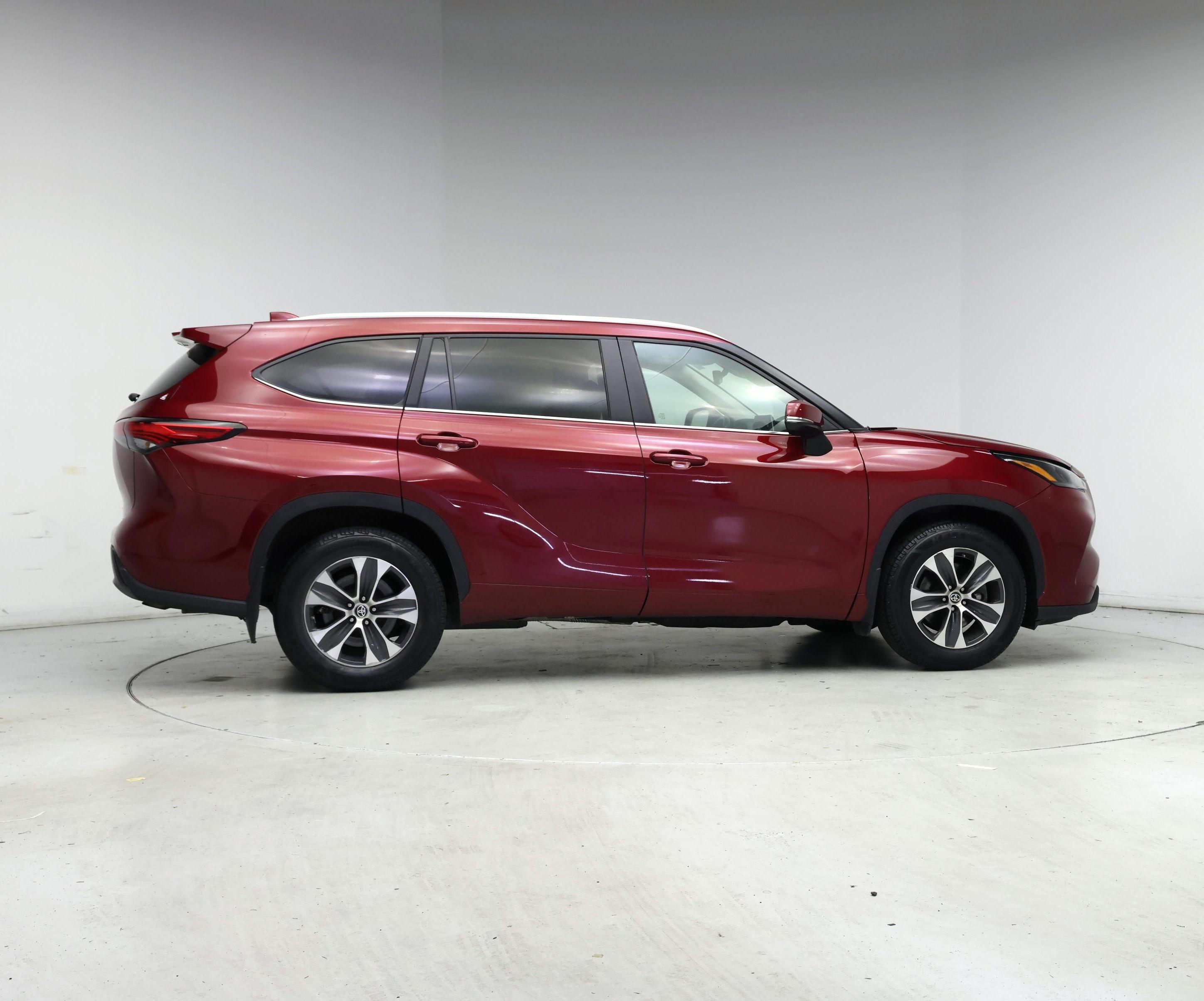 Thumbnail: 2023 Toyota Highlander - 7