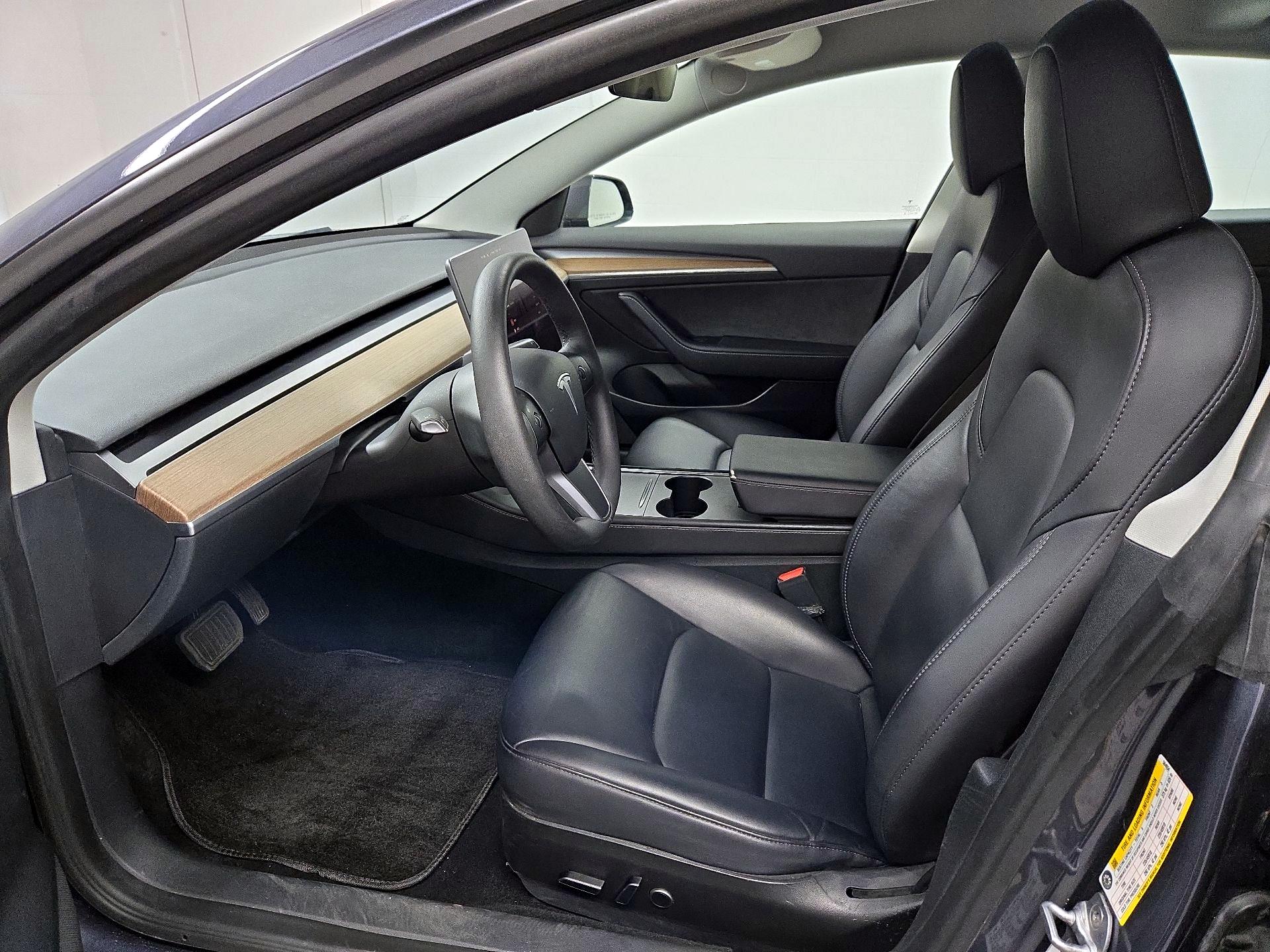 Thumbnail: 2023 Tesla Model 3 - 11