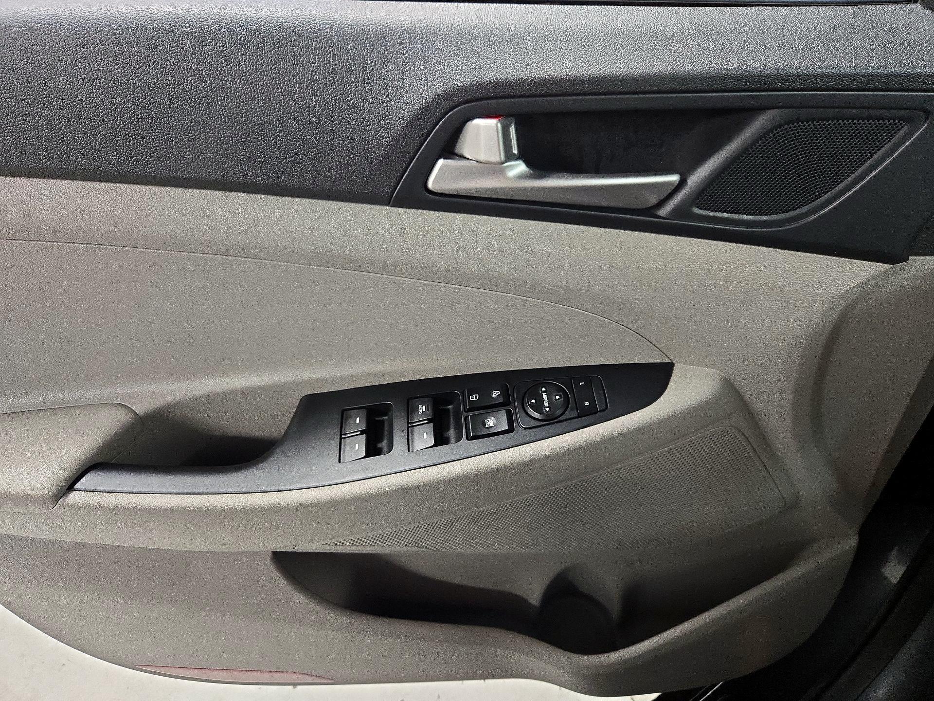 Thumbnail: 2019 Hyundai Tucson - 12