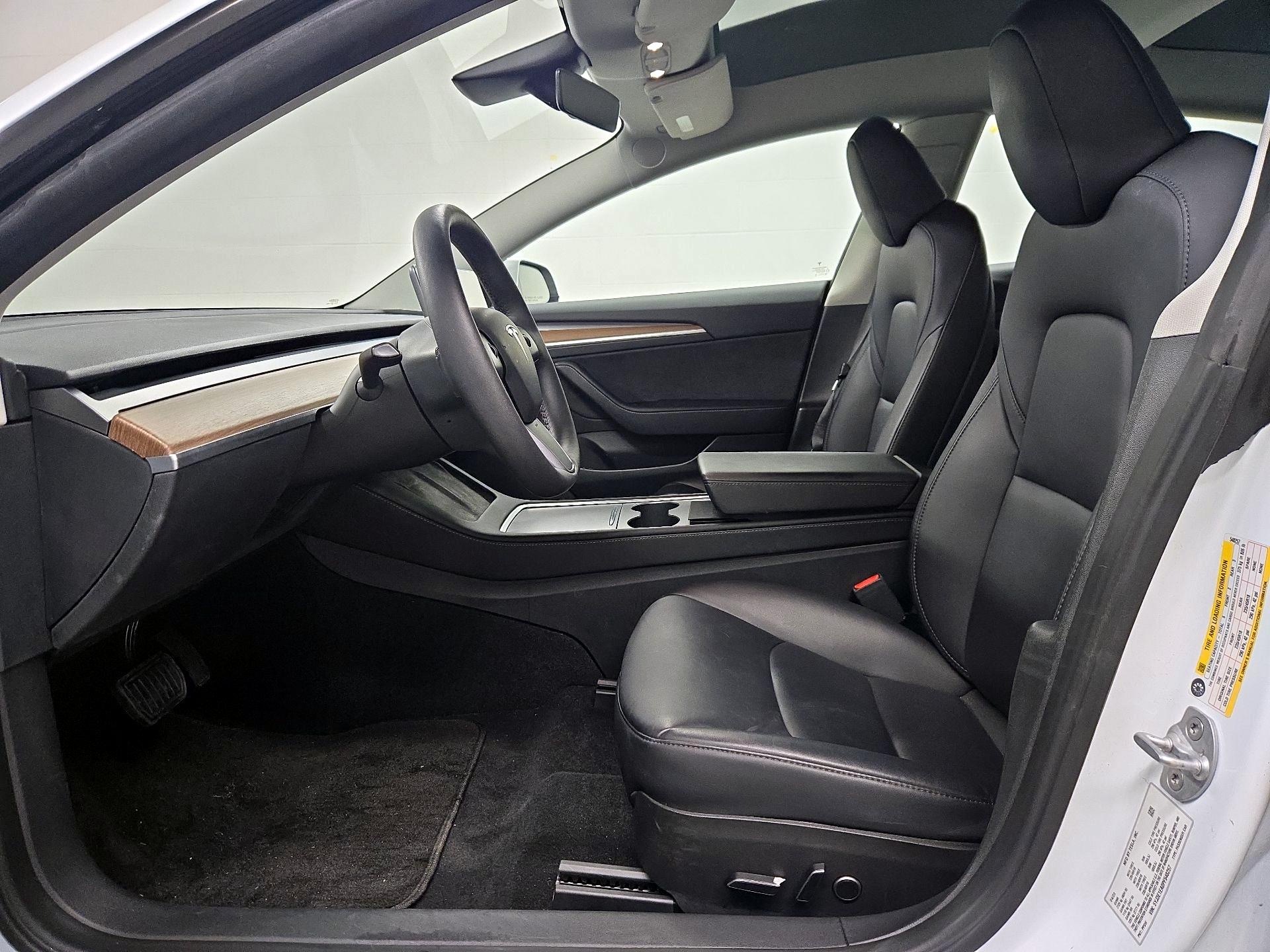 Thumbnail: 2023 Tesla Model 3 - 11
