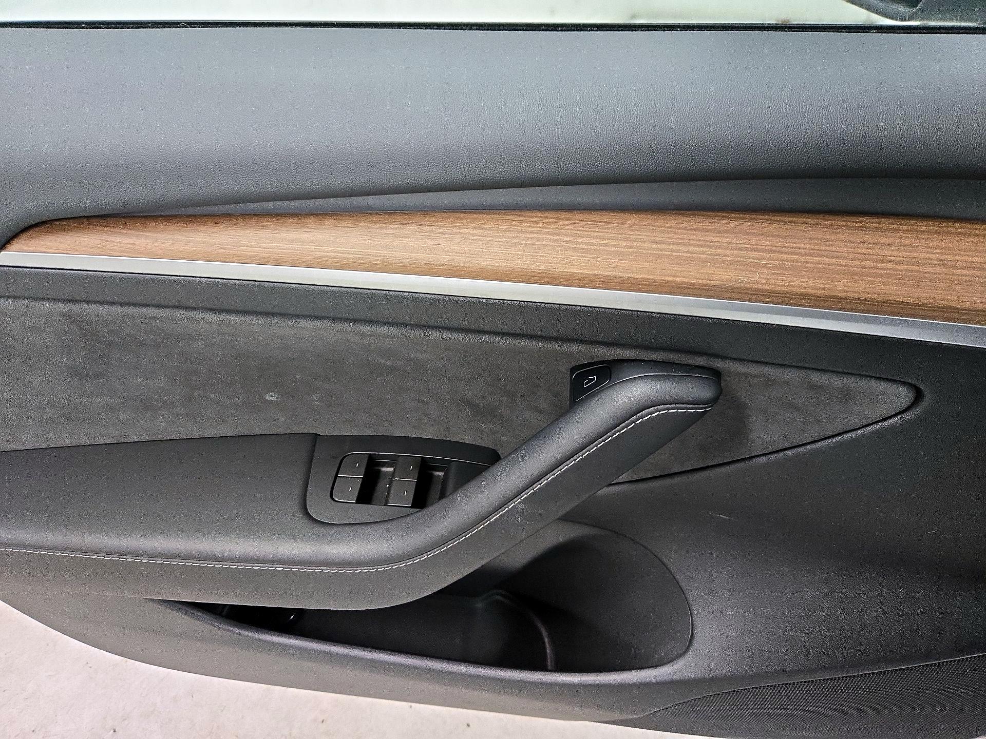 Thumbnail: 2023 Tesla Model 3 - 12