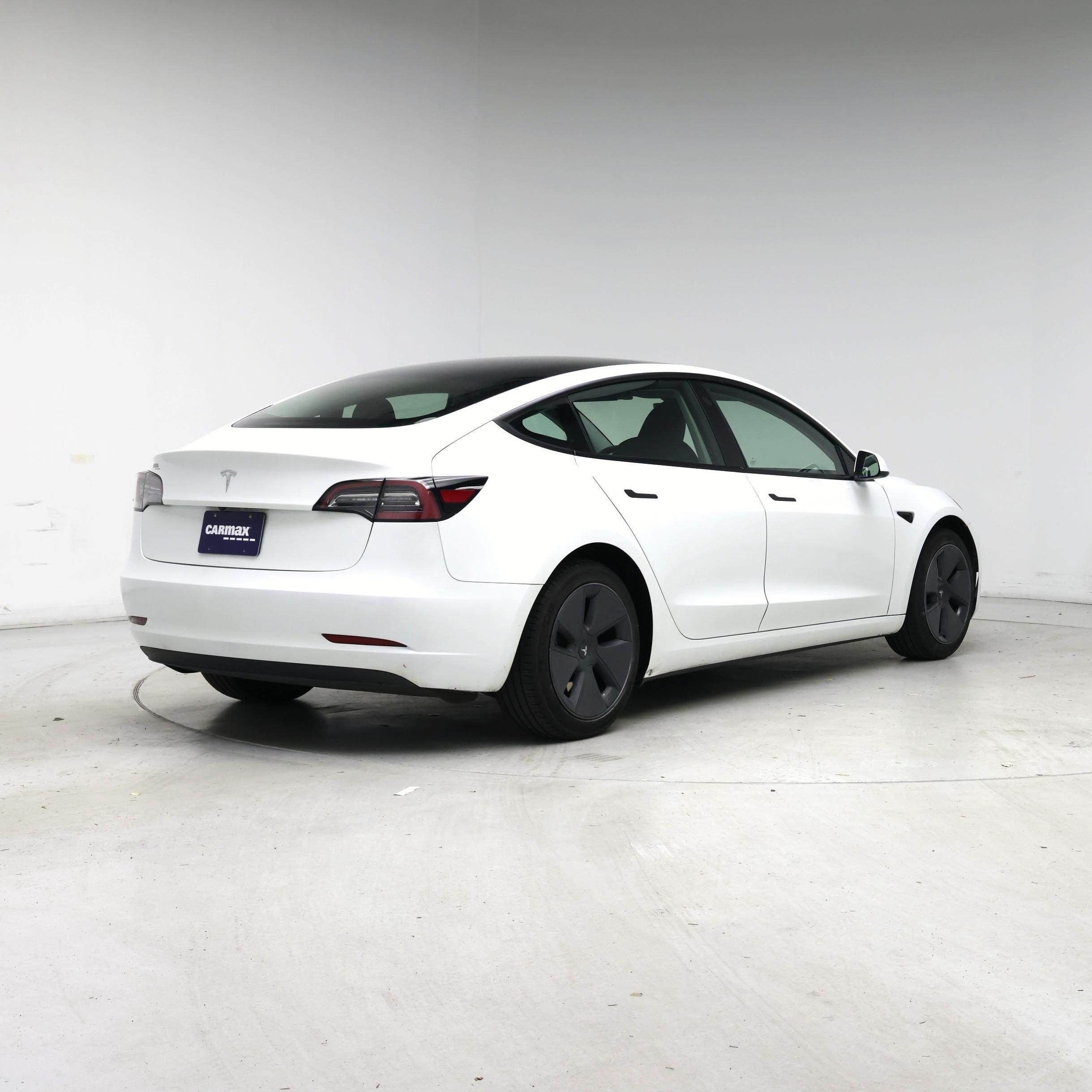 Thumbnail: 2023 Tesla Model 3 - 8