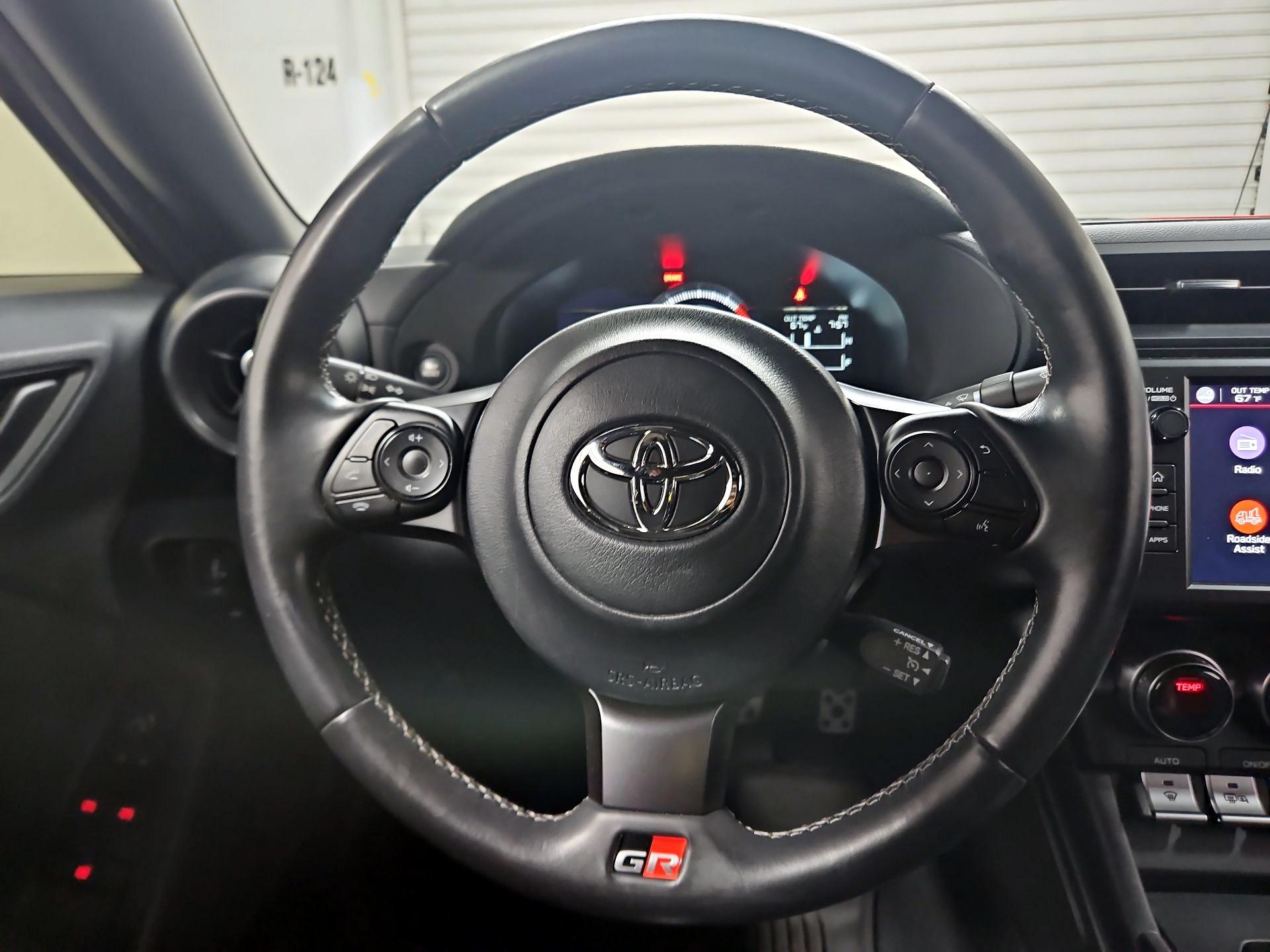 Thumbnail: 2023 Toyota GR86 - 10