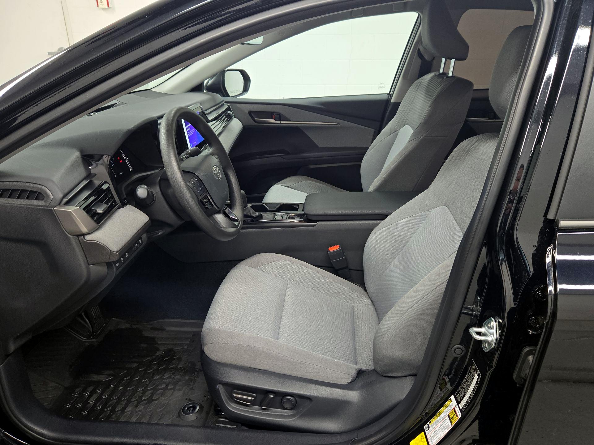 Thumbnail: 2025 Toyota Camry - 11