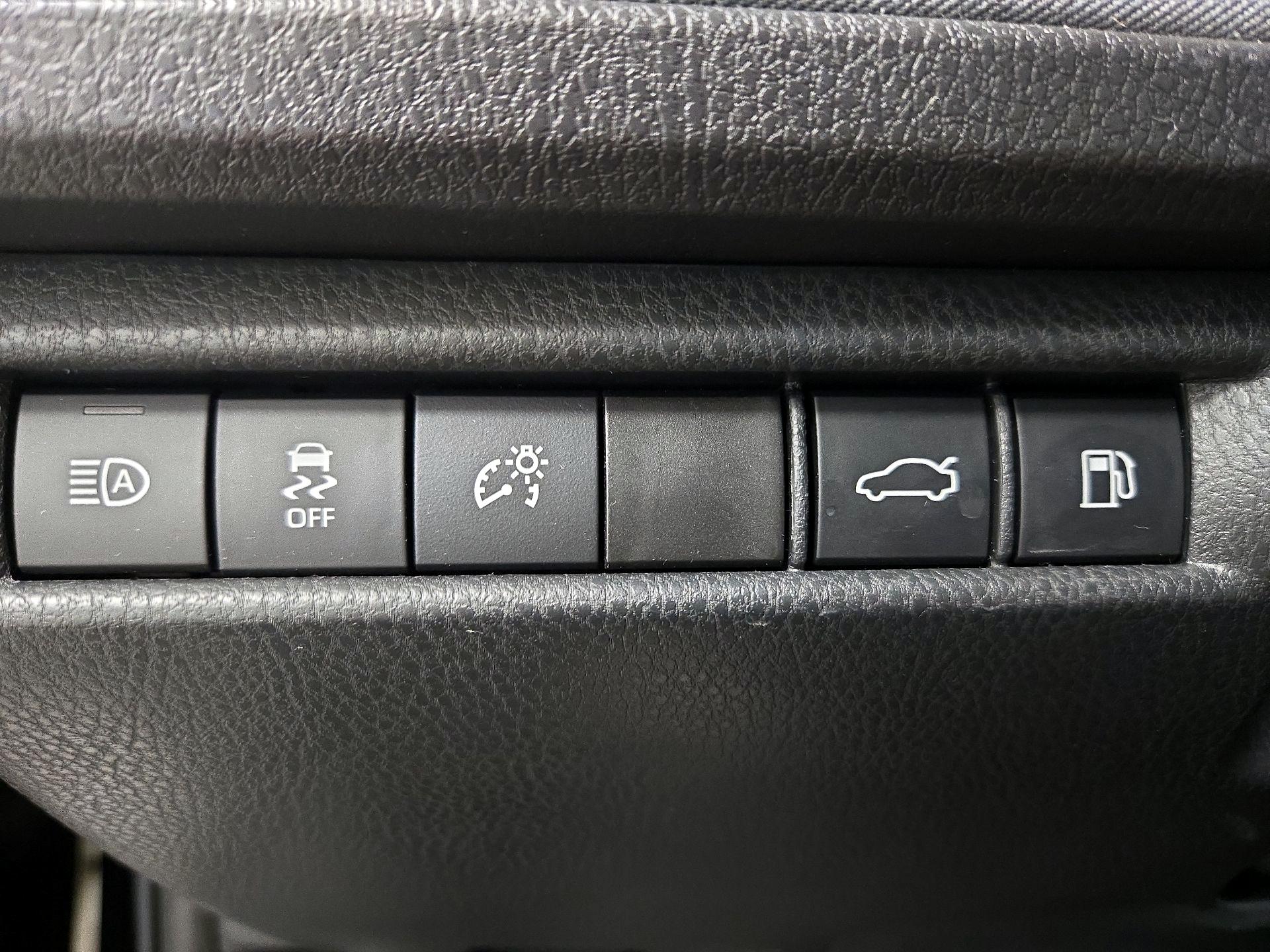 Thumbnail: 2025 Toyota Camry - 13