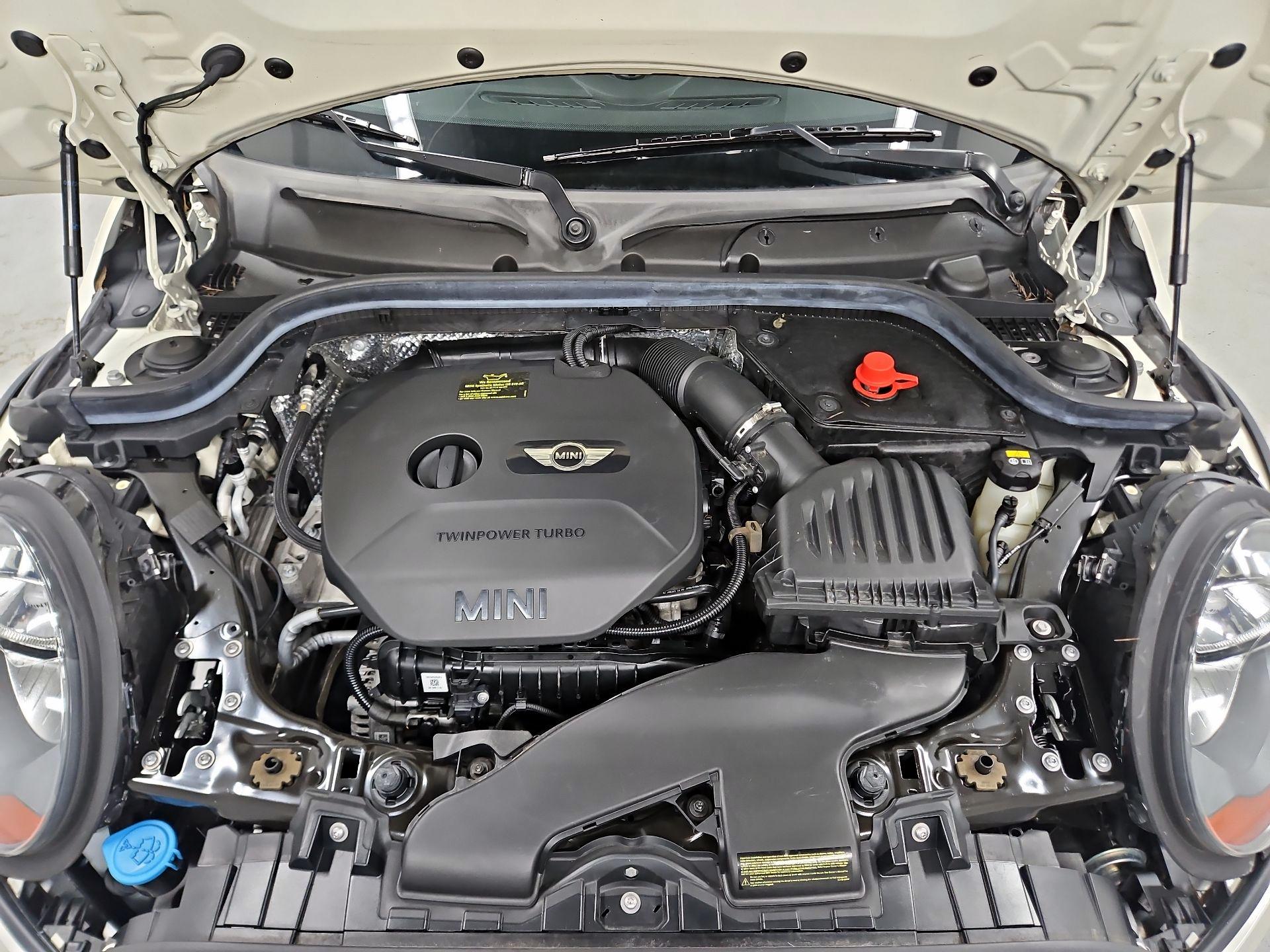 Thumbnail: 2015 MINI Cooper Hardtop - 20