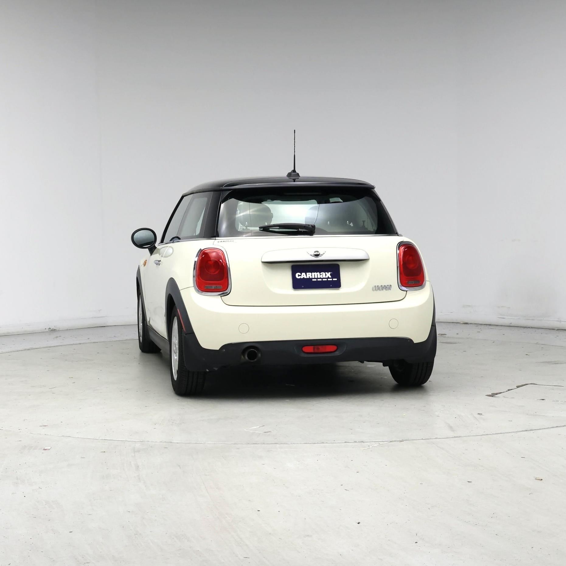 Thumbnail: 2015 MINI Cooper Hardtop - 6