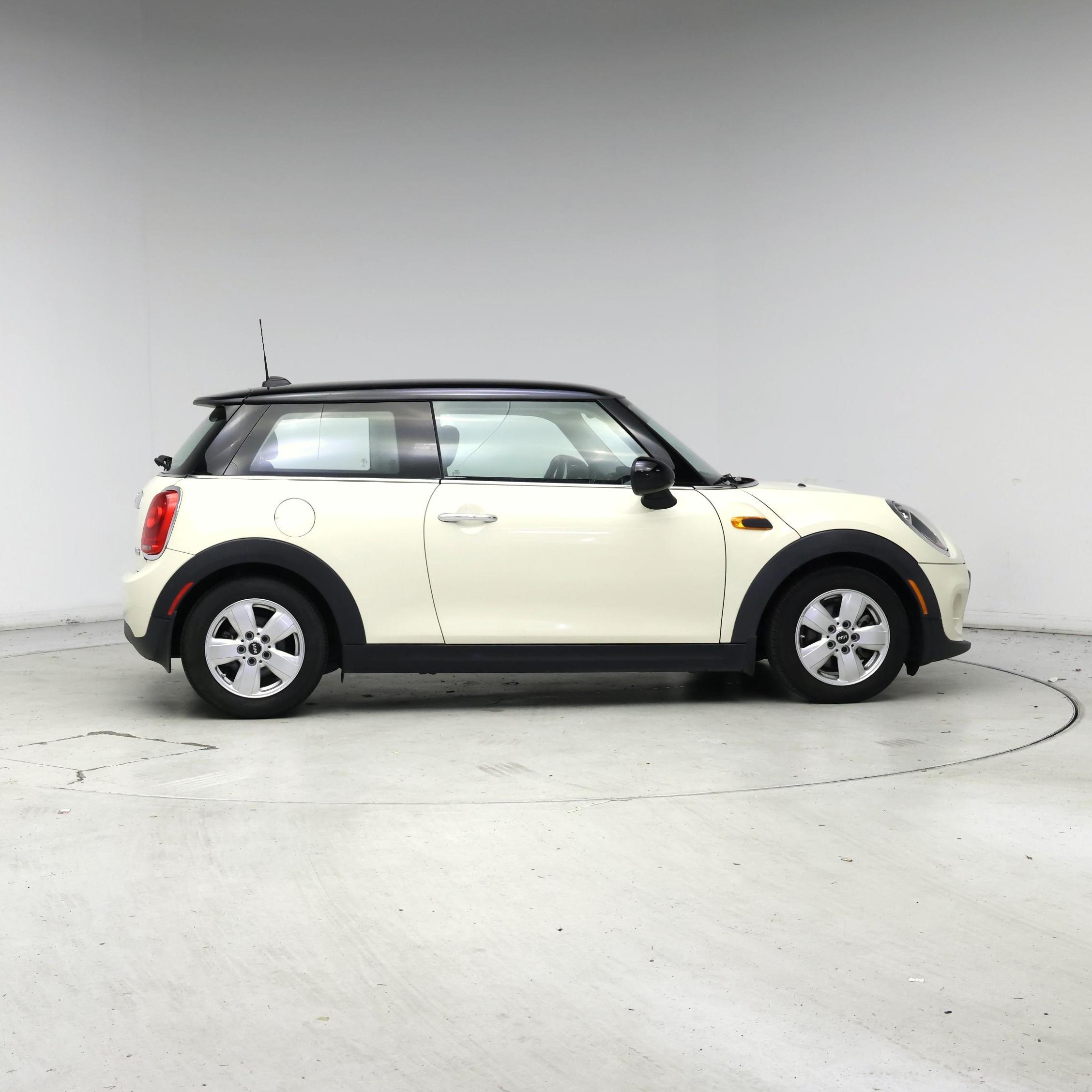 Thumbnail: 2015 MINI Cooper Hardtop - 7