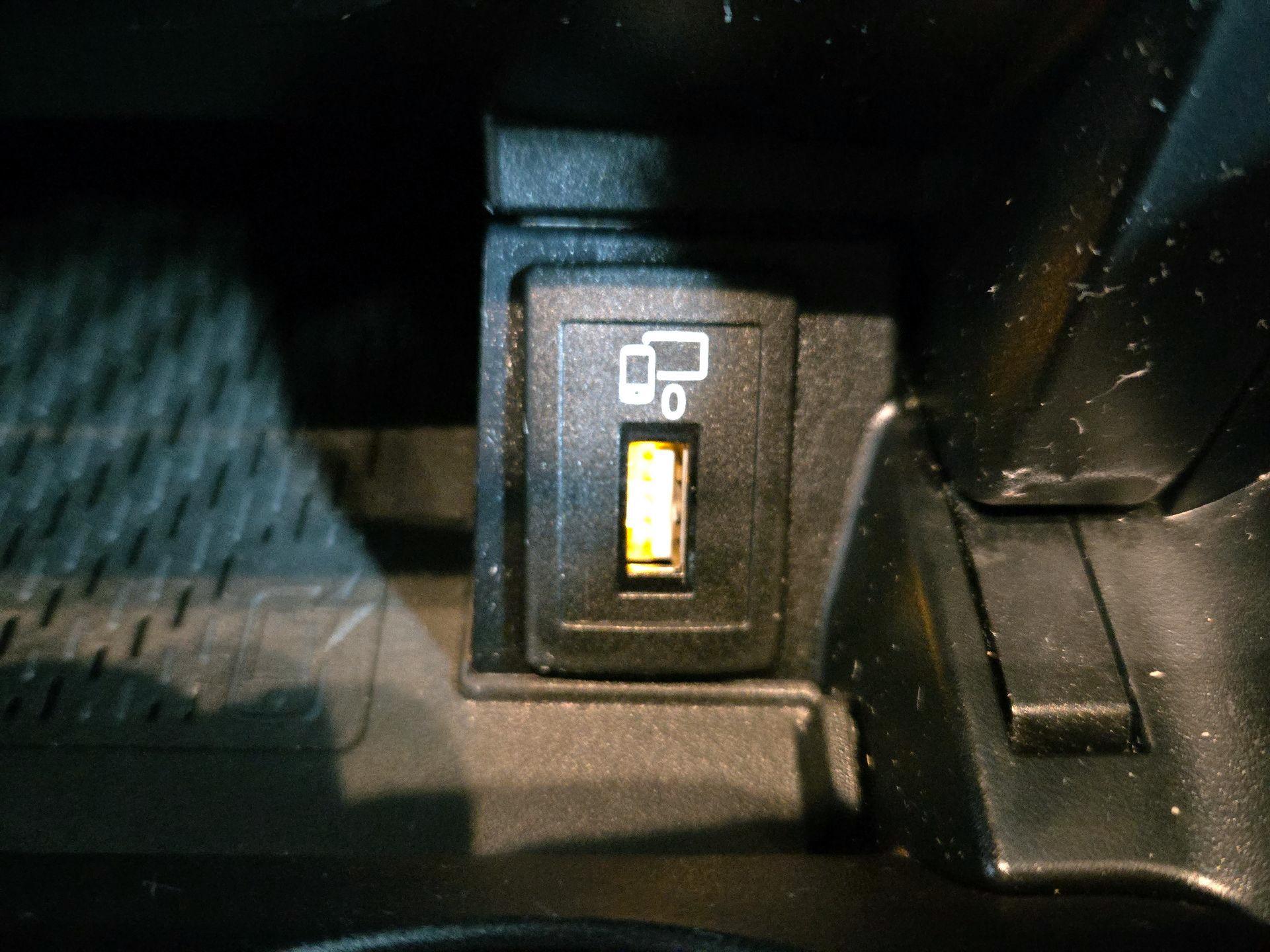 Thumbnail: 2021 Mercedes-Benz C-Class - 18