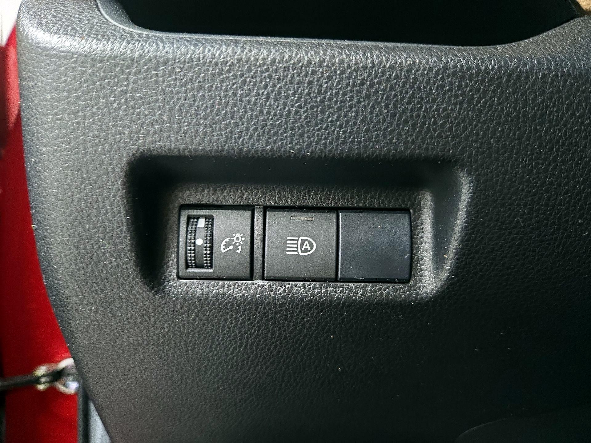 Thumbnail: 2019 Toyota RAV4 - 13