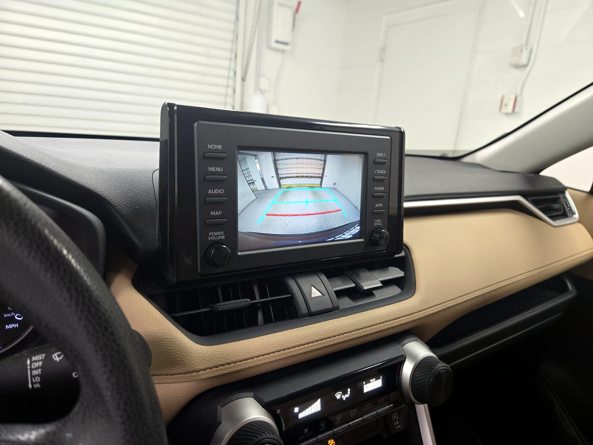 Thumbnail: 2019 Toyota RAV4 - 14