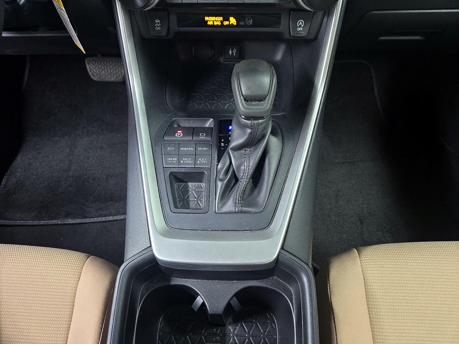 Thumbnail: 2019 Toyota RAV4 - 17