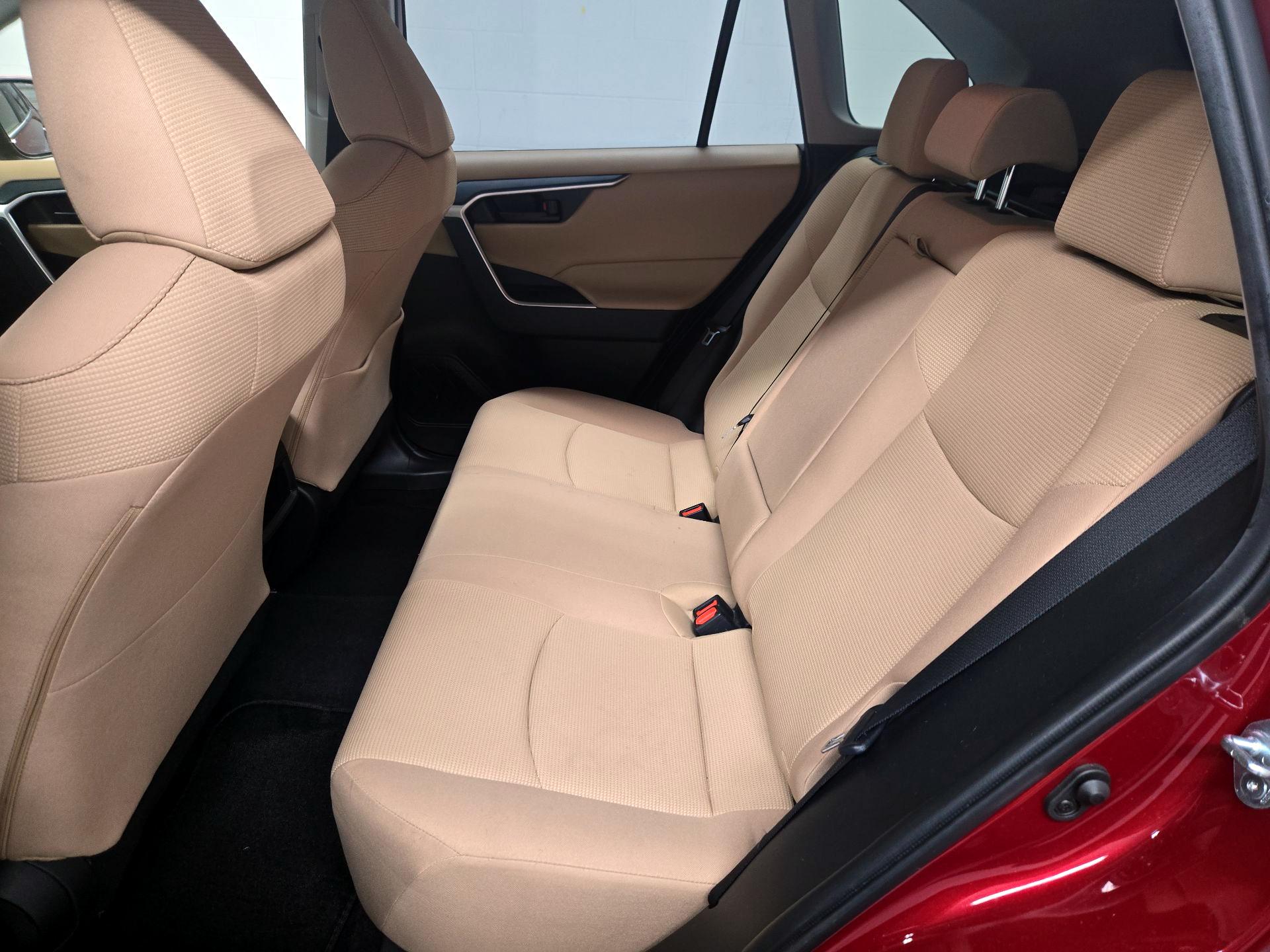 Thumbnail: 2019 Toyota RAV4 - 19