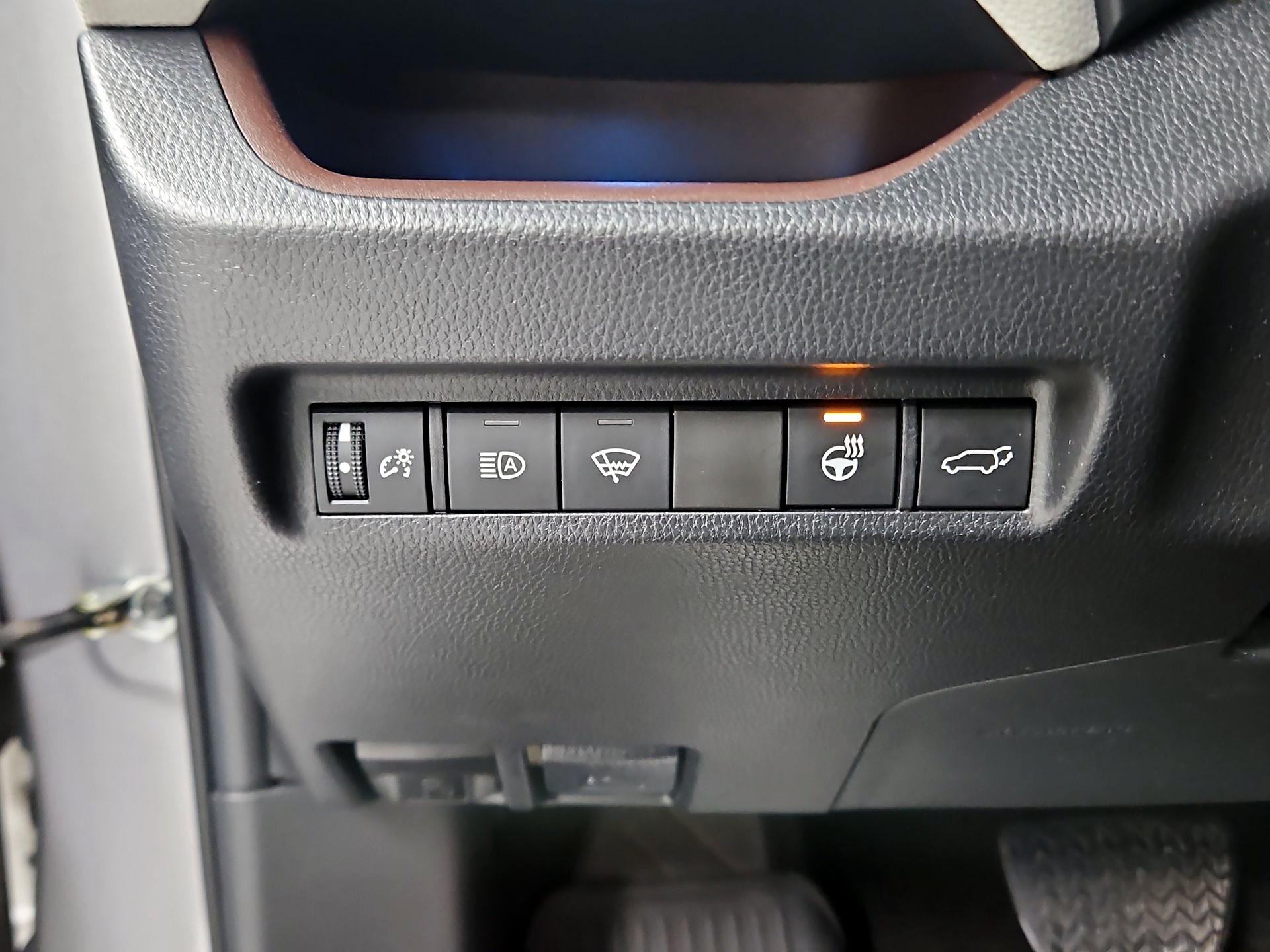 Thumbnail: 2022 Toyota RAV4 - 13