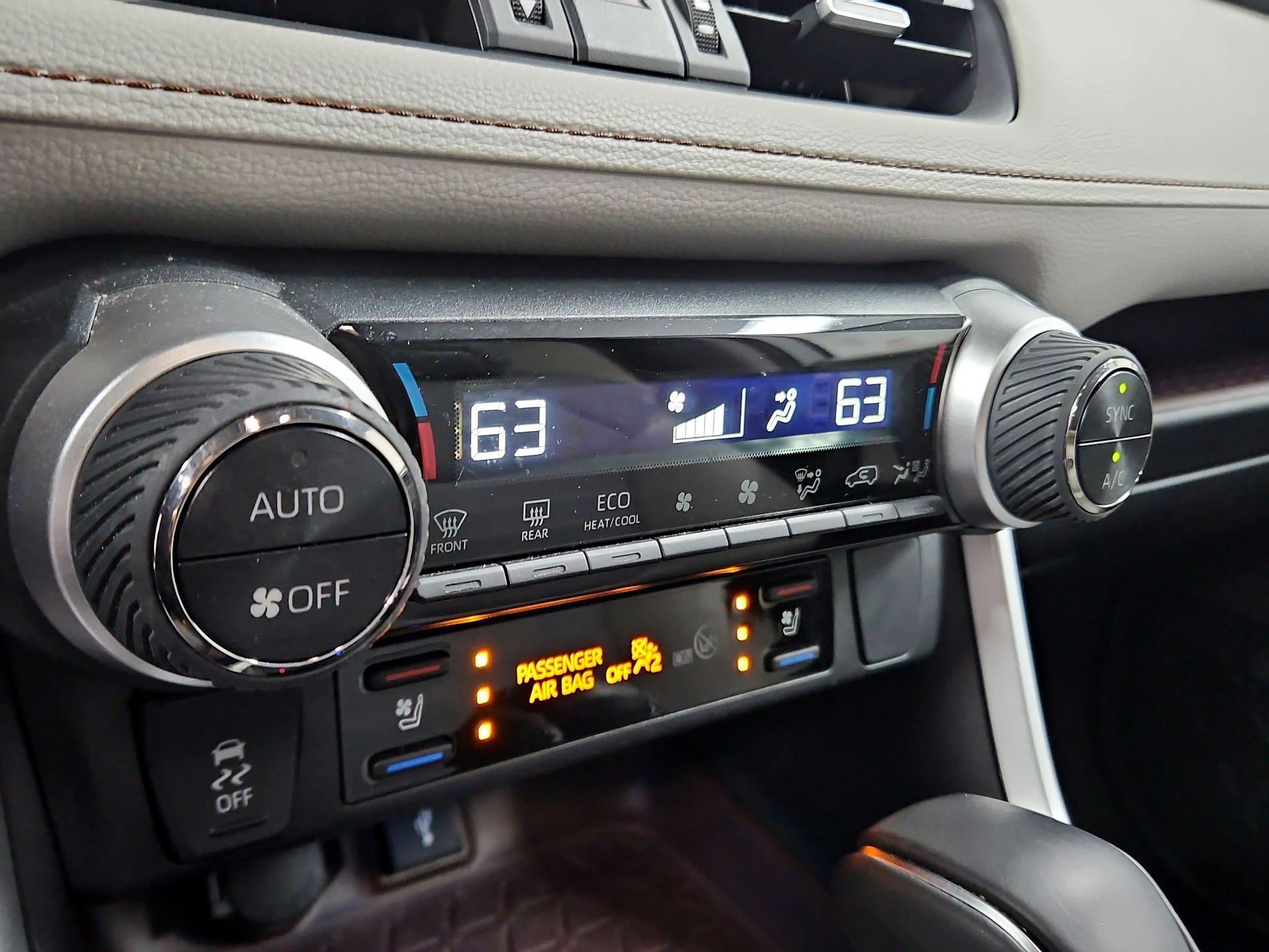 Thumbnail: 2022 Toyota RAV4 - 16