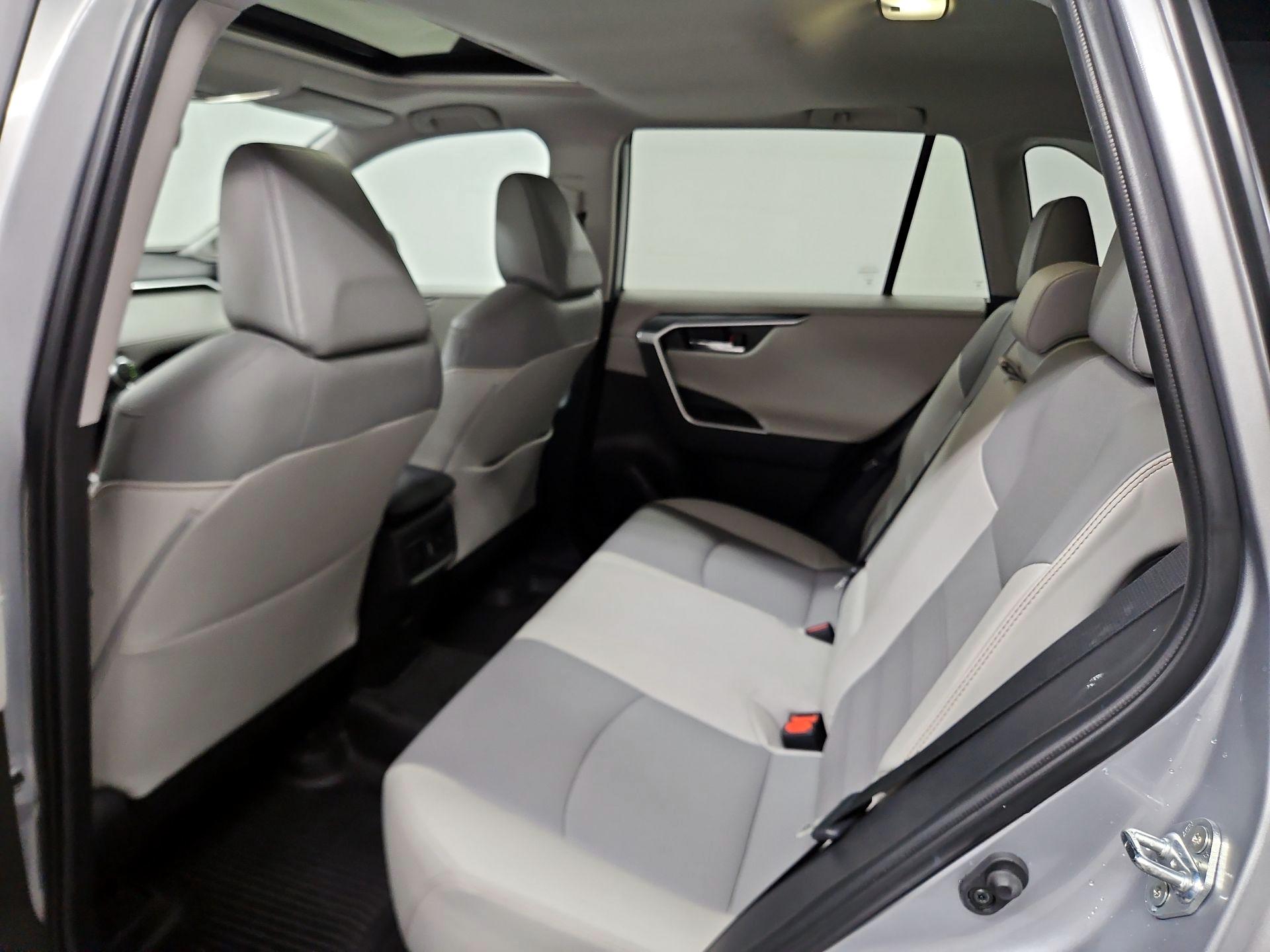 Thumbnail: 2022 Toyota RAV4 - 20