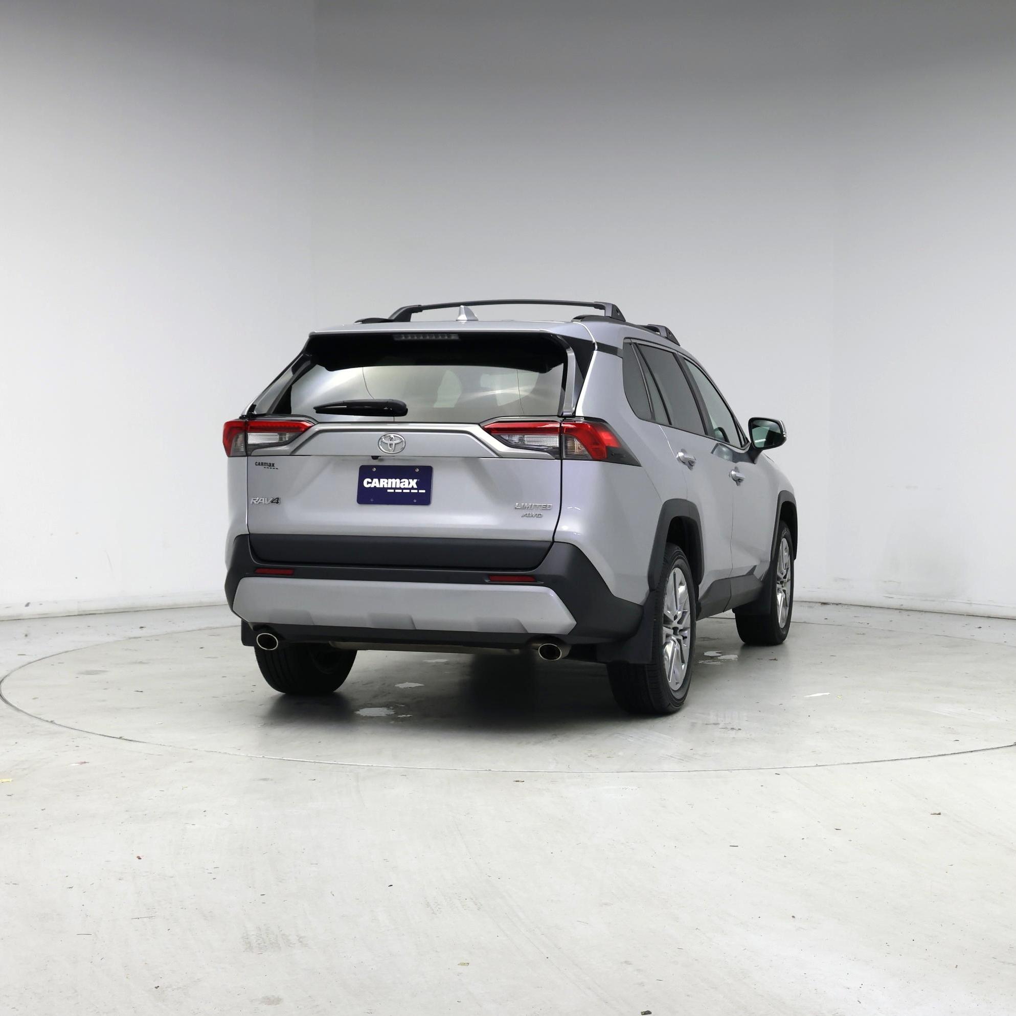 Thumbnail: 2022 Toyota RAV4 - 8