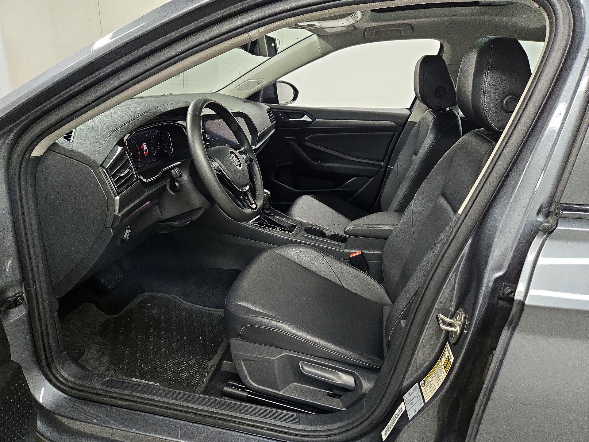 Thumbnail: 2020 Volkswagen Jetta - 11