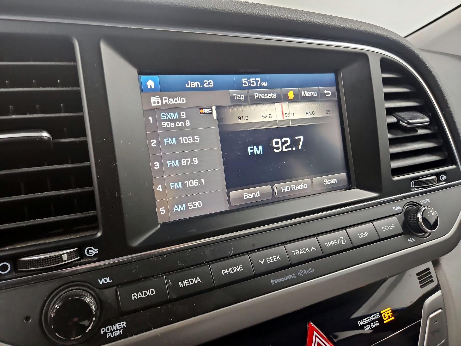 Thumbnail: 2017 Hyundai Elantra - 15