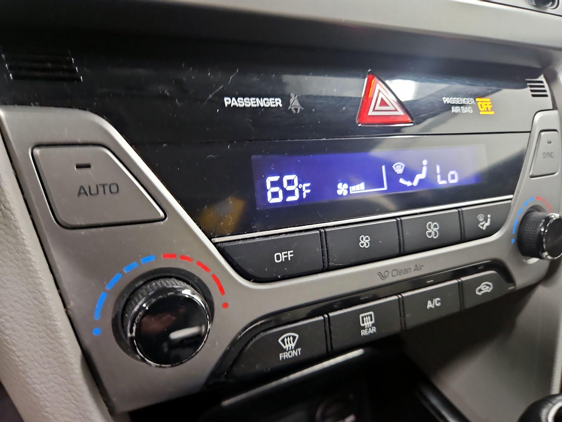 Thumbnail: 2017 Hyundai Elantra - 16