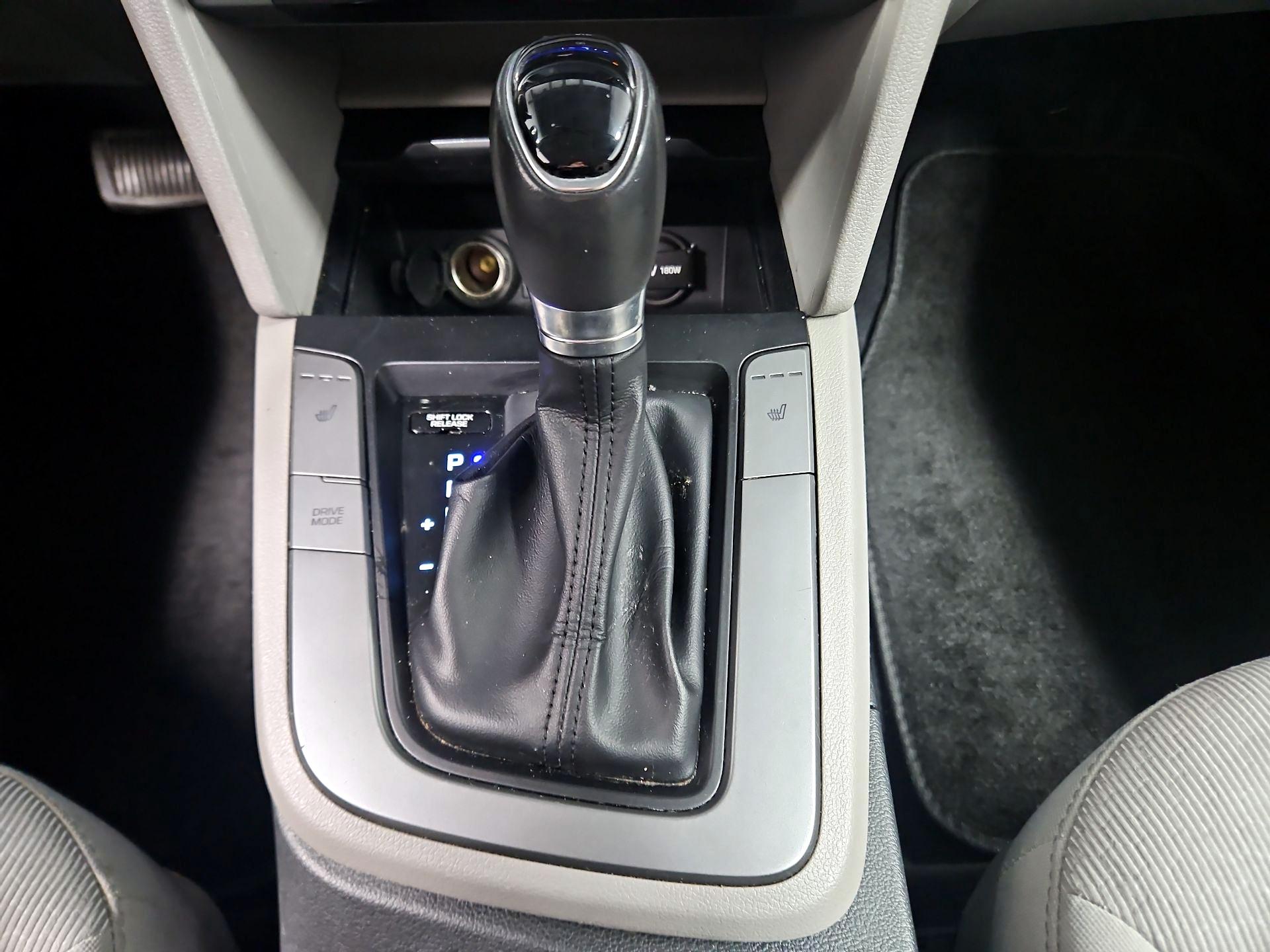 Thumbnail: 2017 Hyundai Elantra - 17