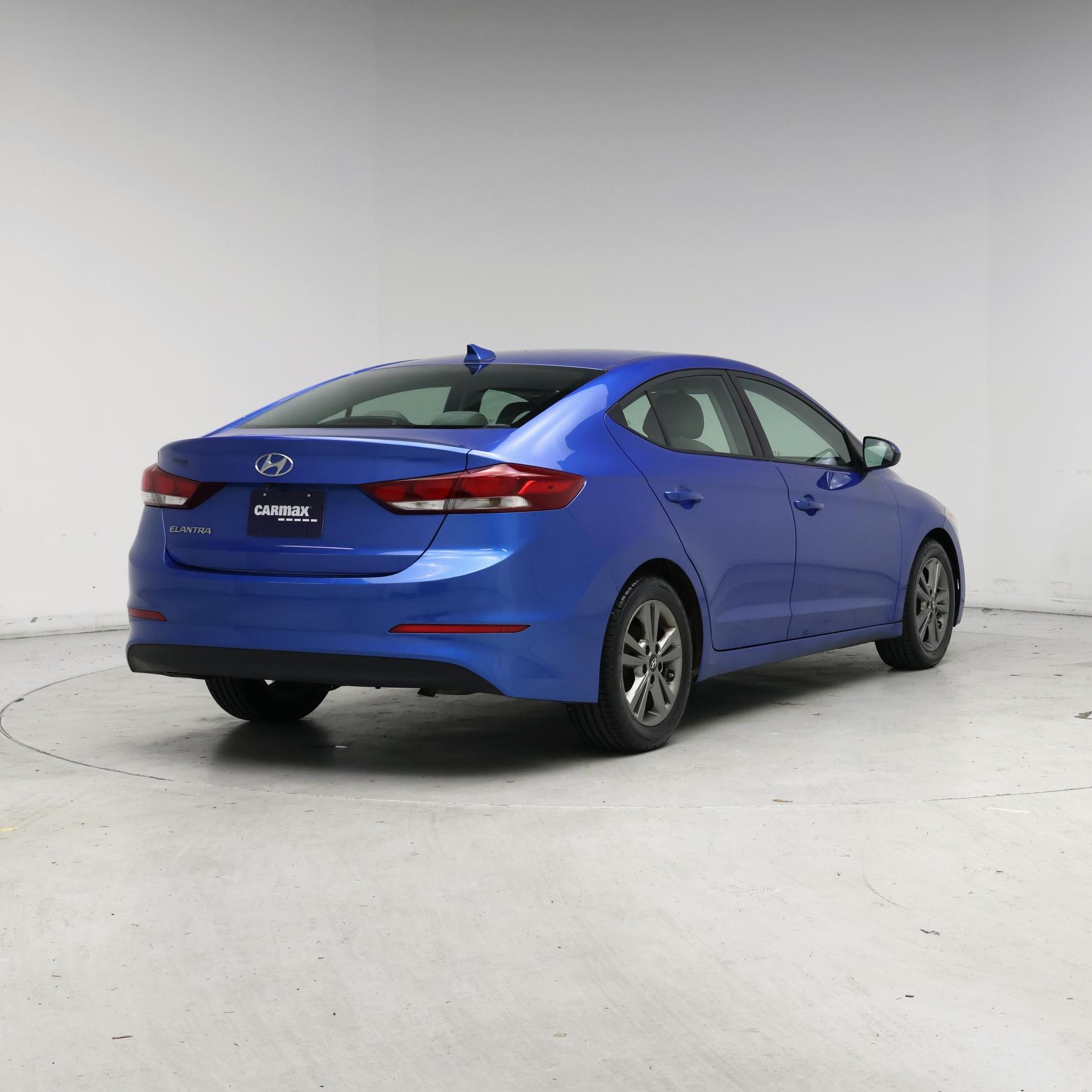 Thumbnail: 2017 Hyundai Elantra - 8