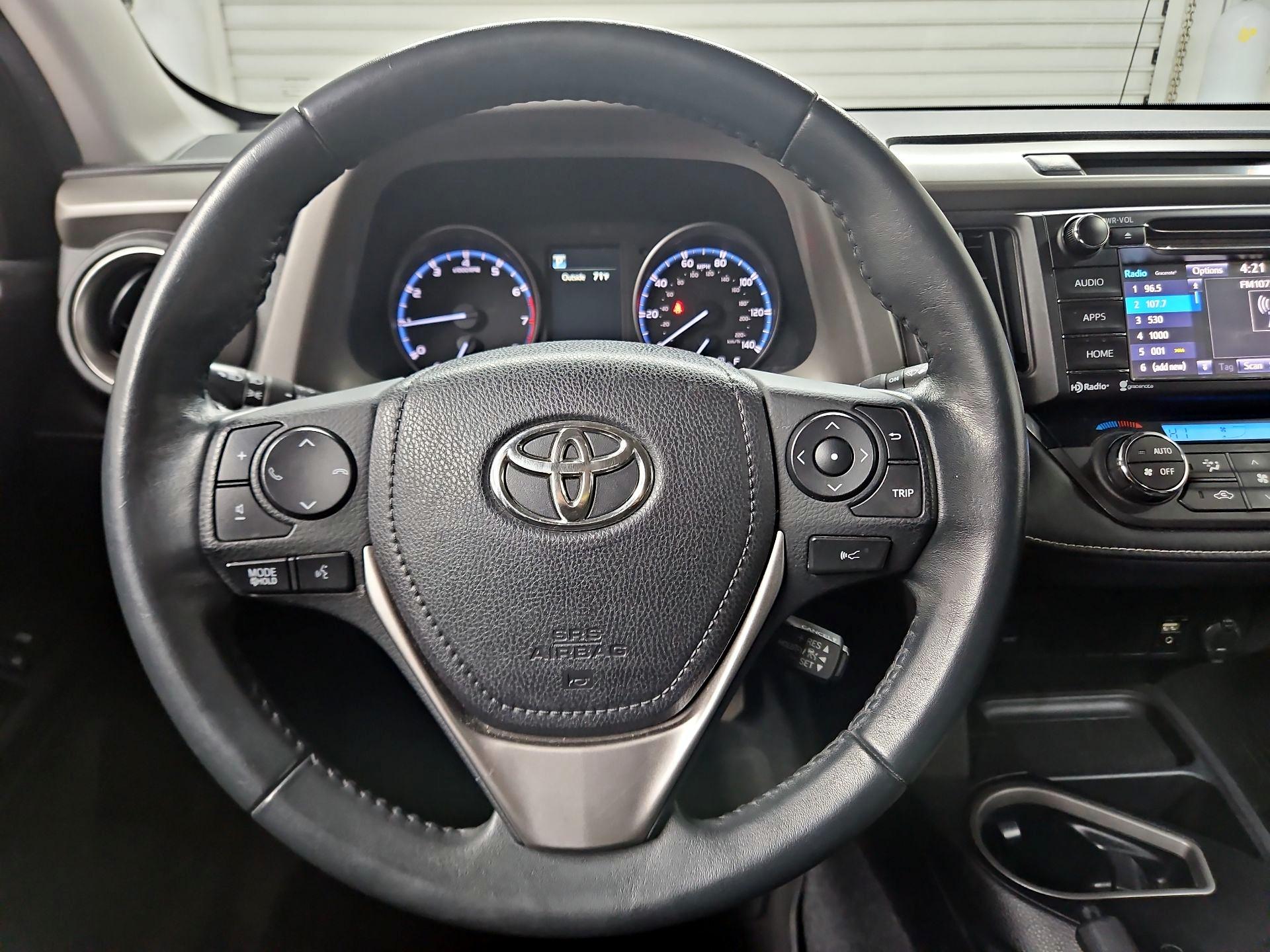 Thumbnail: 2017 Toyota RAV4 - 10