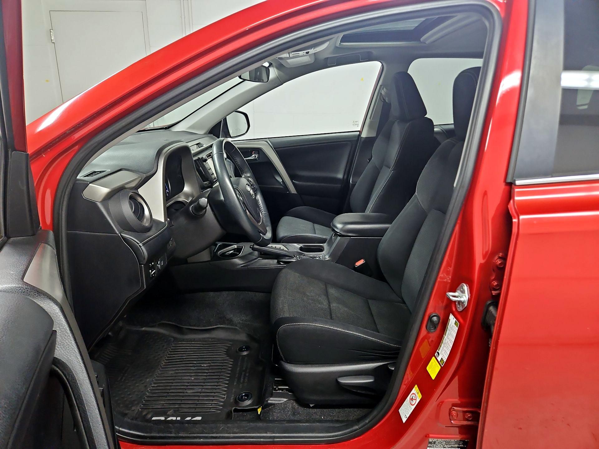 Thumbnail: 2017 Toyota RAV4 - 11