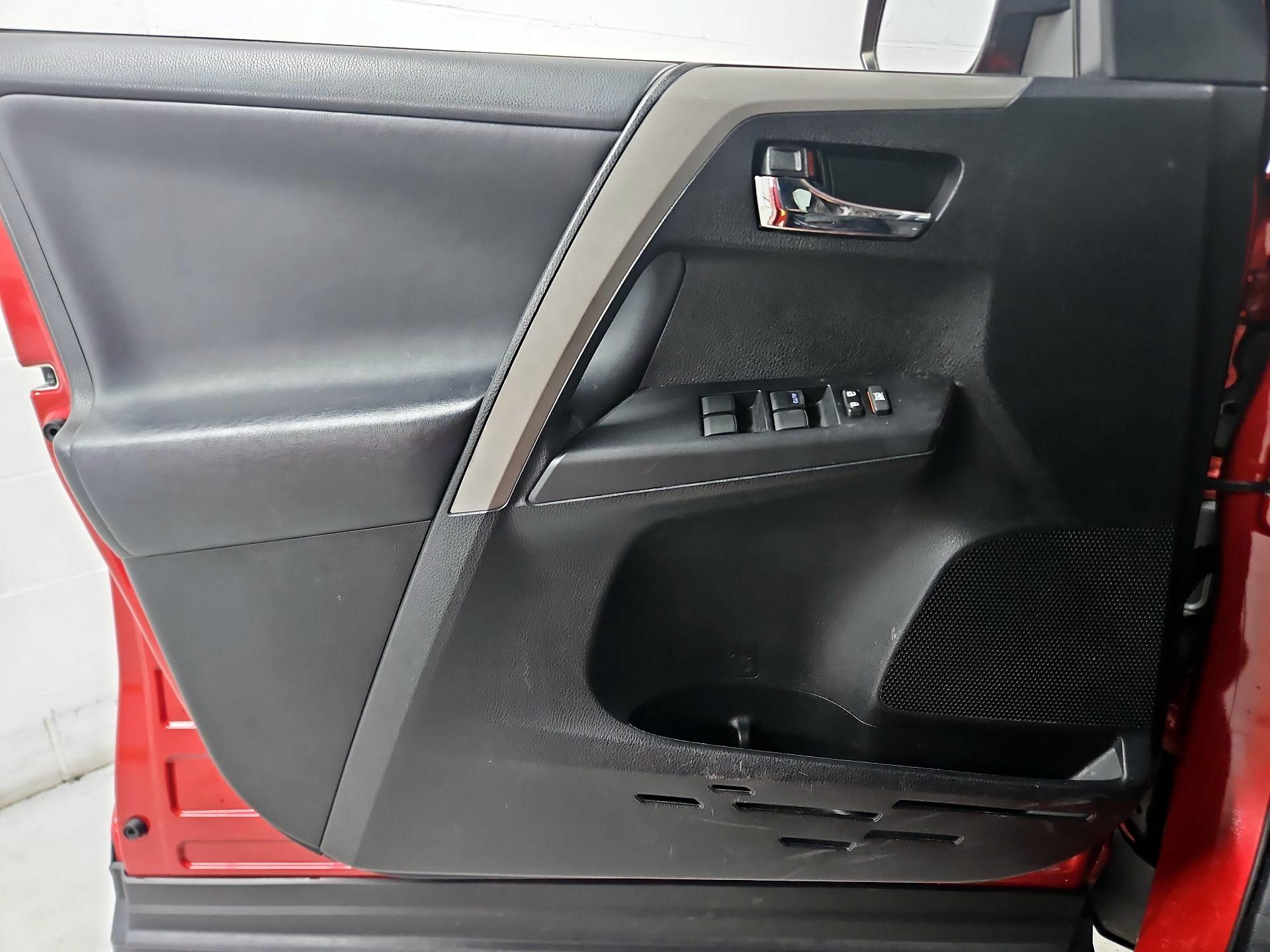 Thumbnail: 2017 Toyota RAV4 - 12