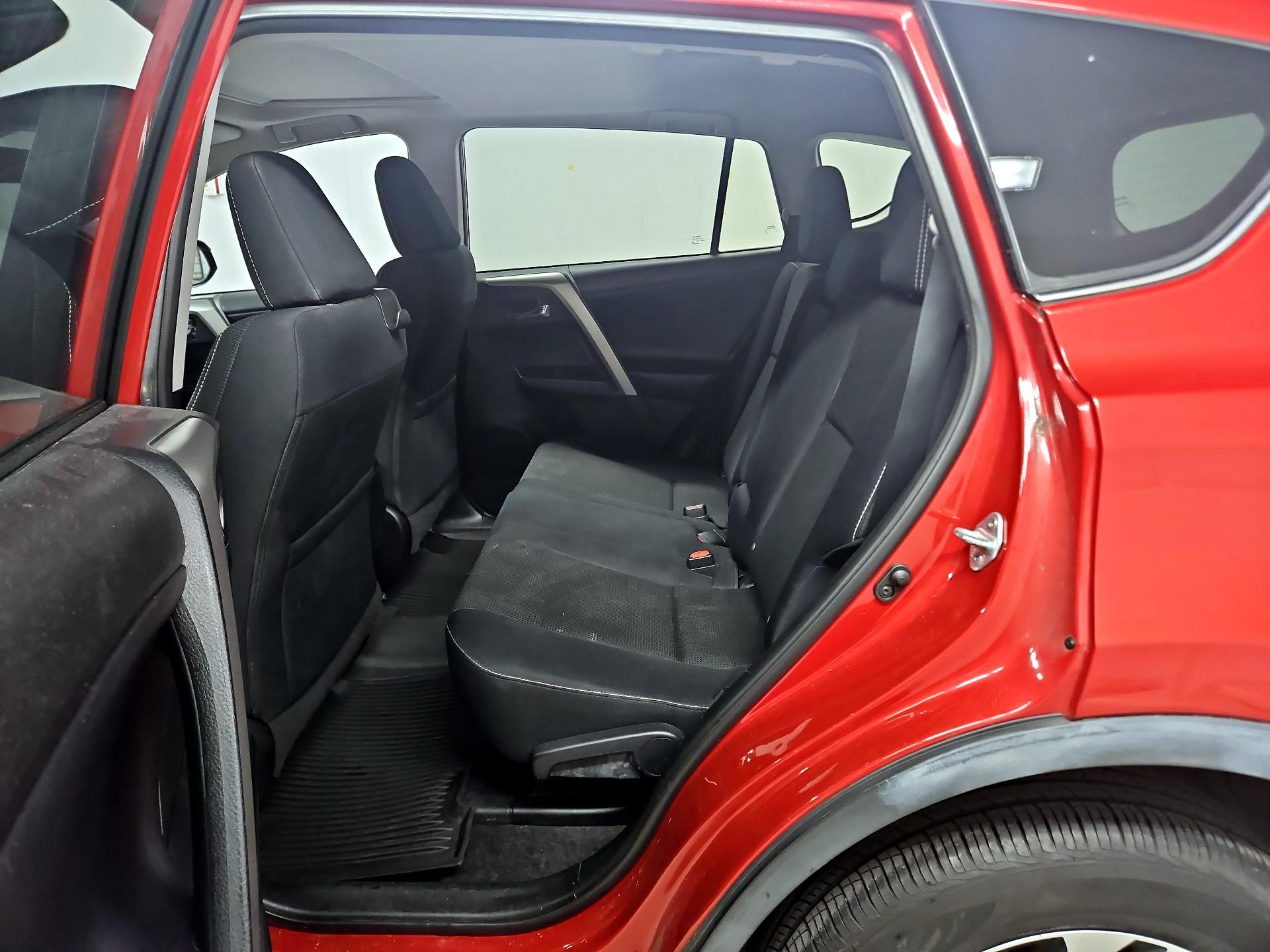 Thumbnail: 2017 Toyota RAV4 - 20