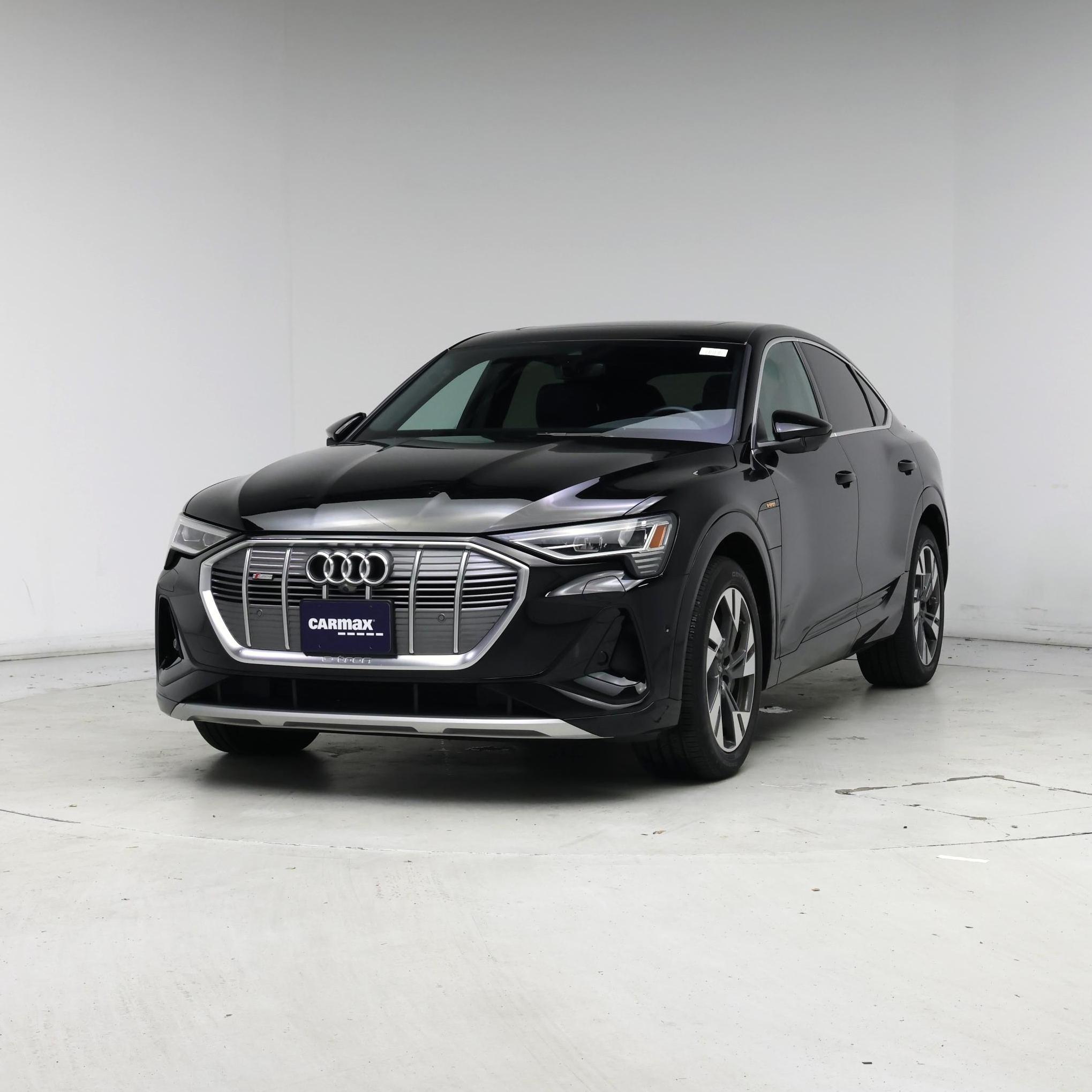 Thumbnail: 2023 Audi e-tron S - 4