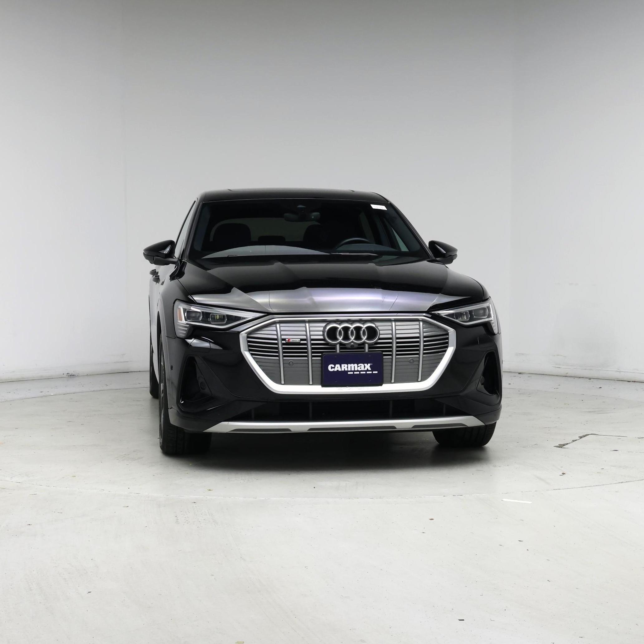 Thumbnail: 2023 Audi e-tron S - 5