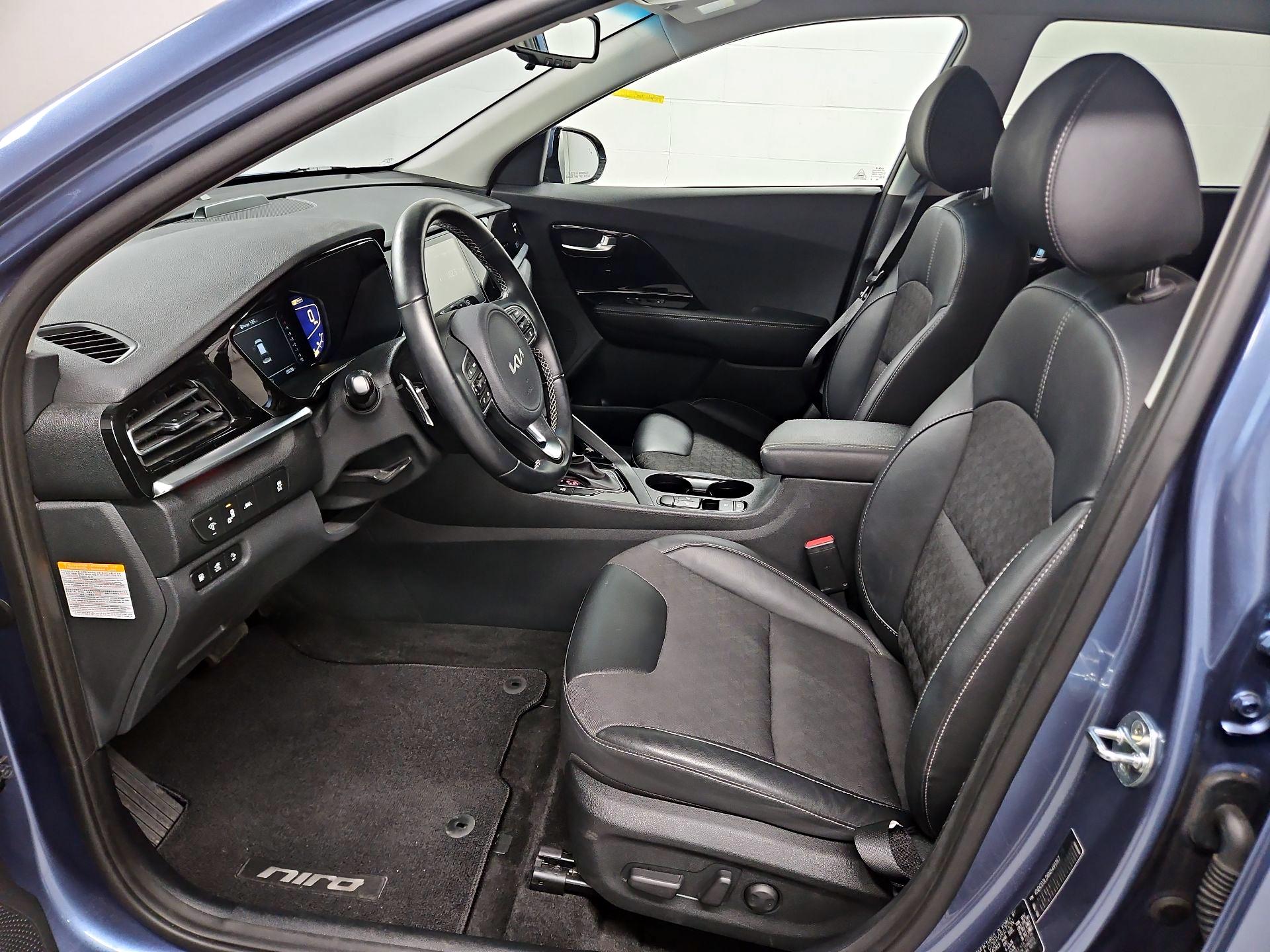 Thumbnail: 2022 Kia Niro - 11