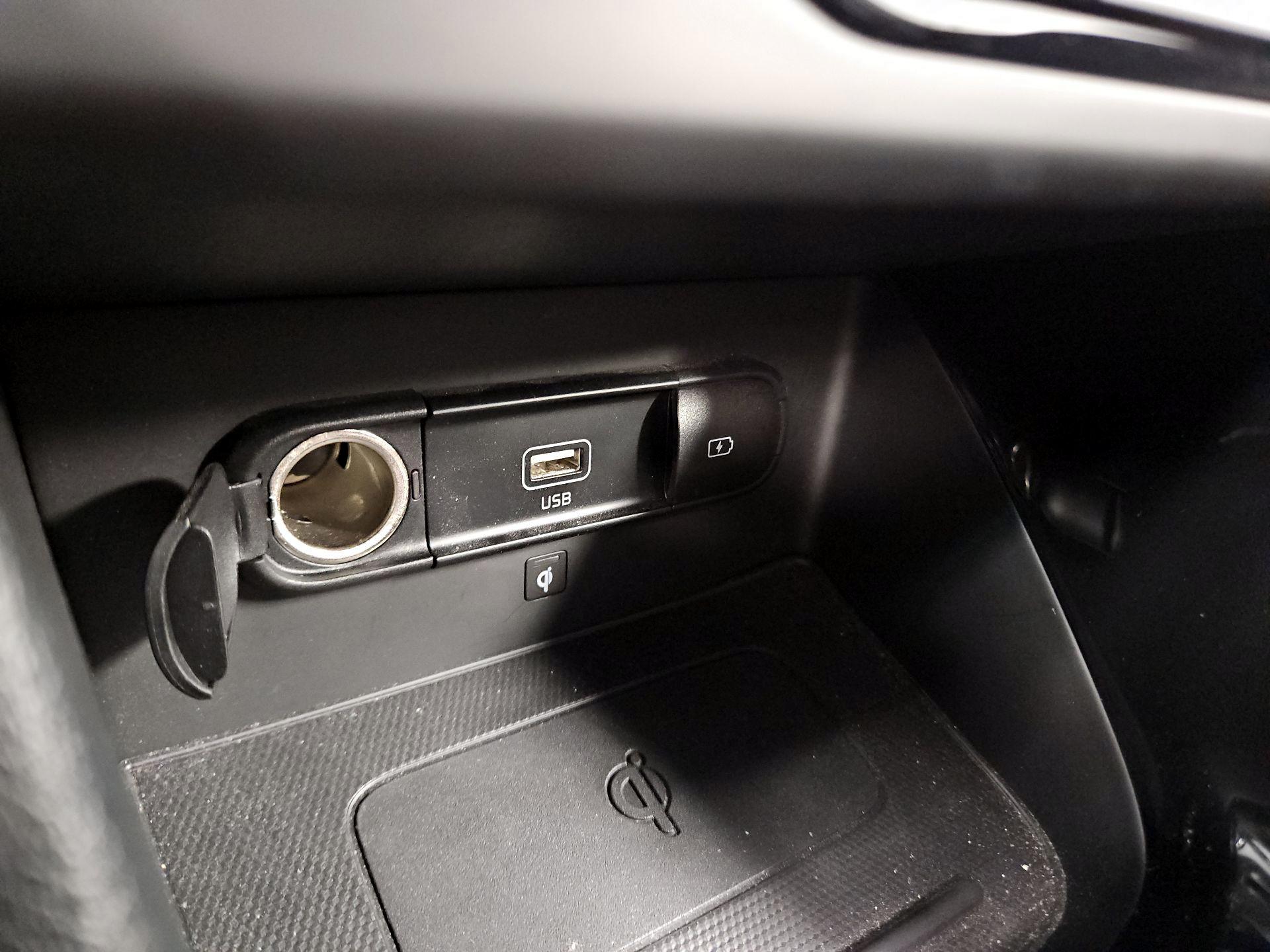 Thumbnail: 2022 Kia Niro - 18