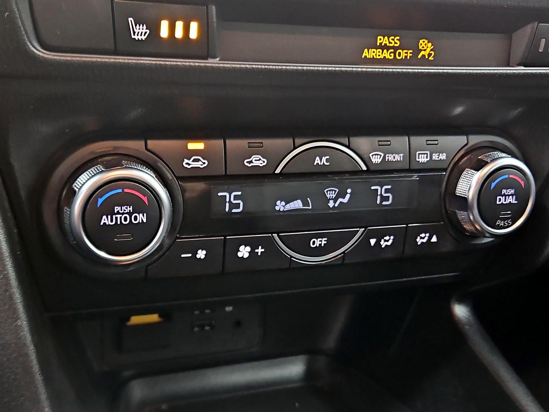 Thumbnail: 2018 Mazda Mazda3 - 16