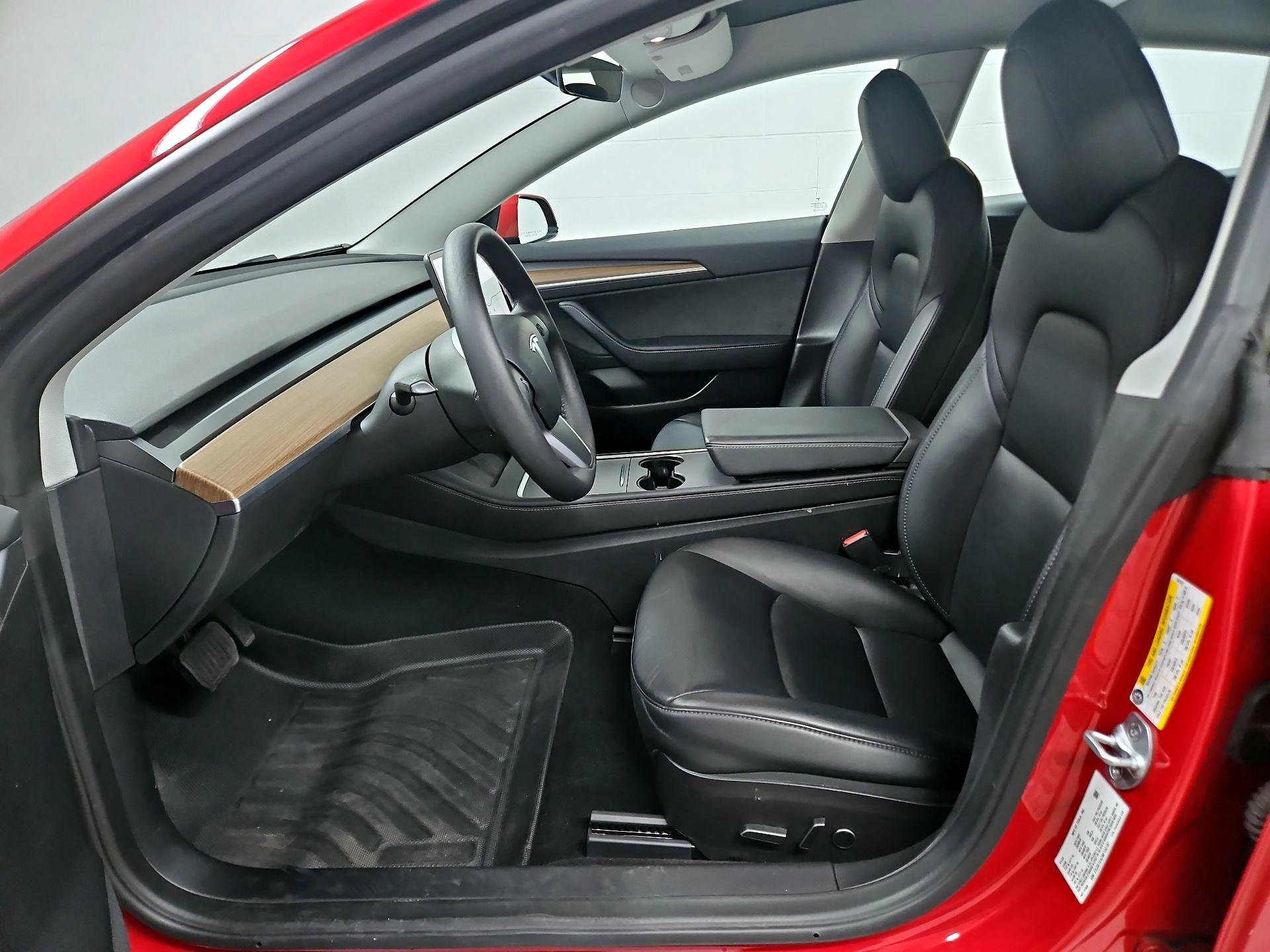 Thumbnail: 2022 Tesla Model 3 - 11