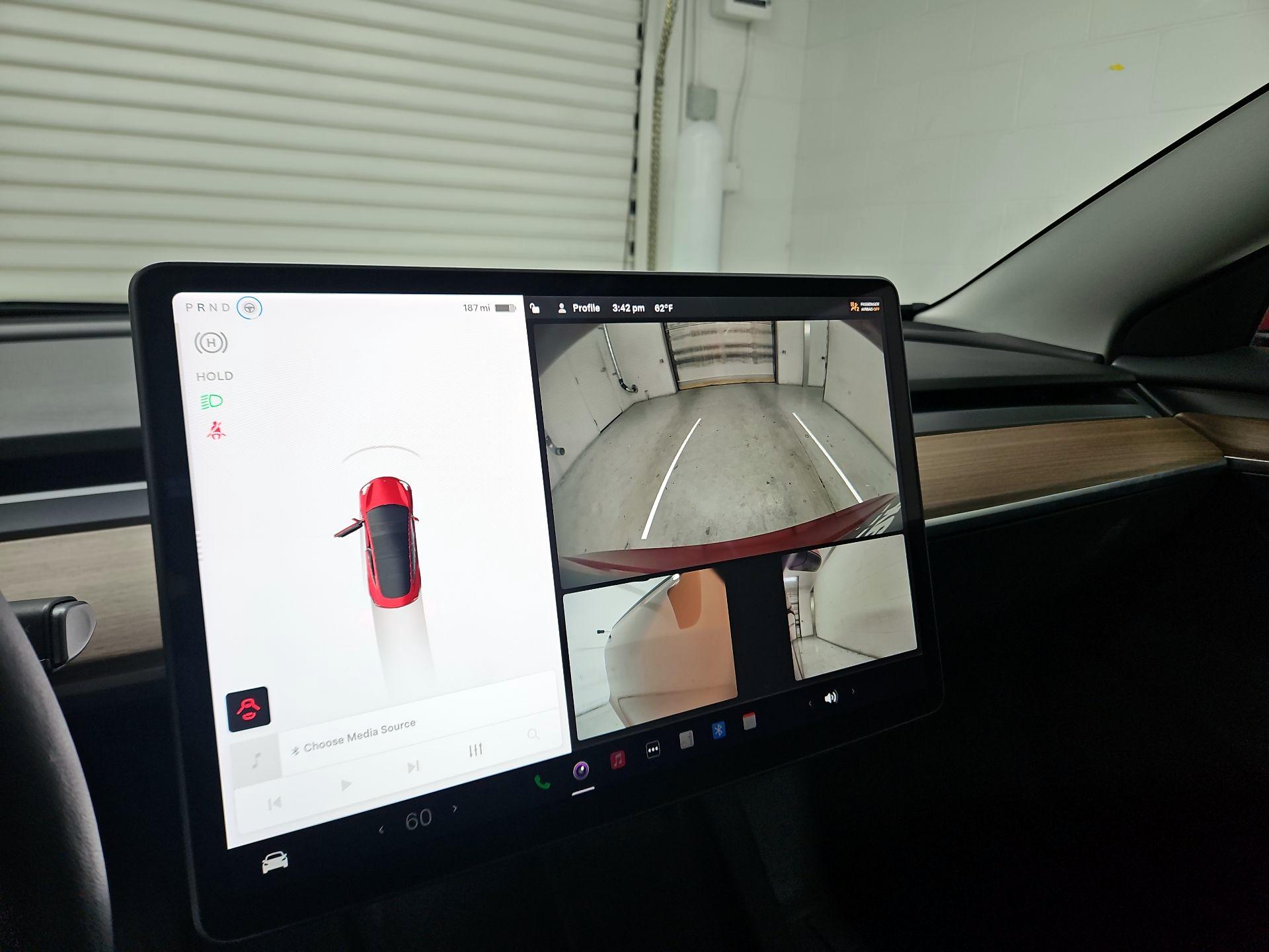 Thumbnail: 2022 Tesla Model 3 - 14