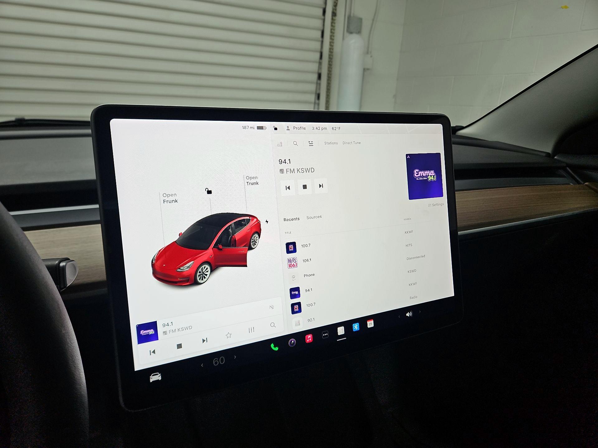 Thumbnail: 2022 Tesla Model 3 - 15