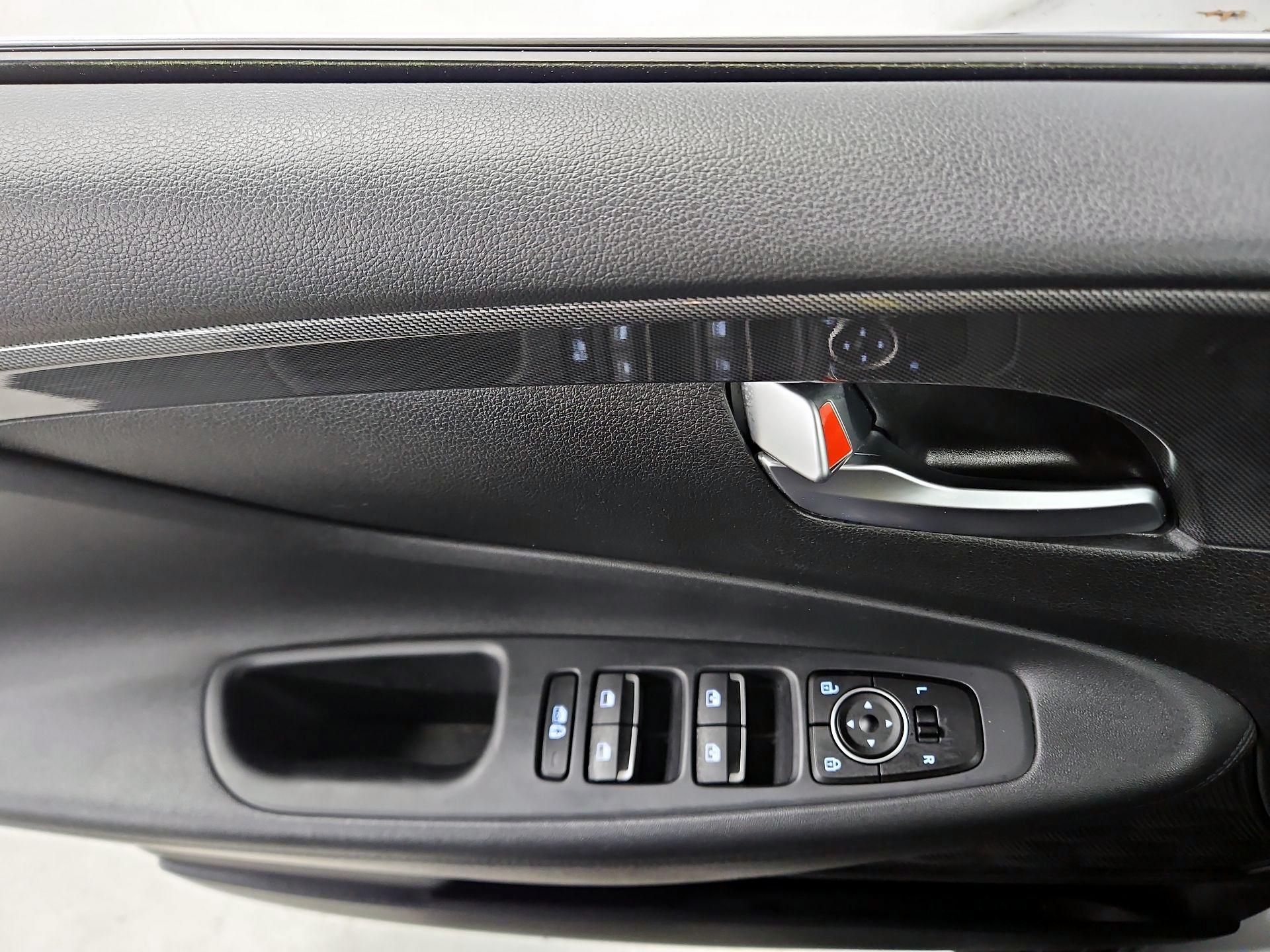 Thumbnail: 2022 Hyundai Santa Fe - 12