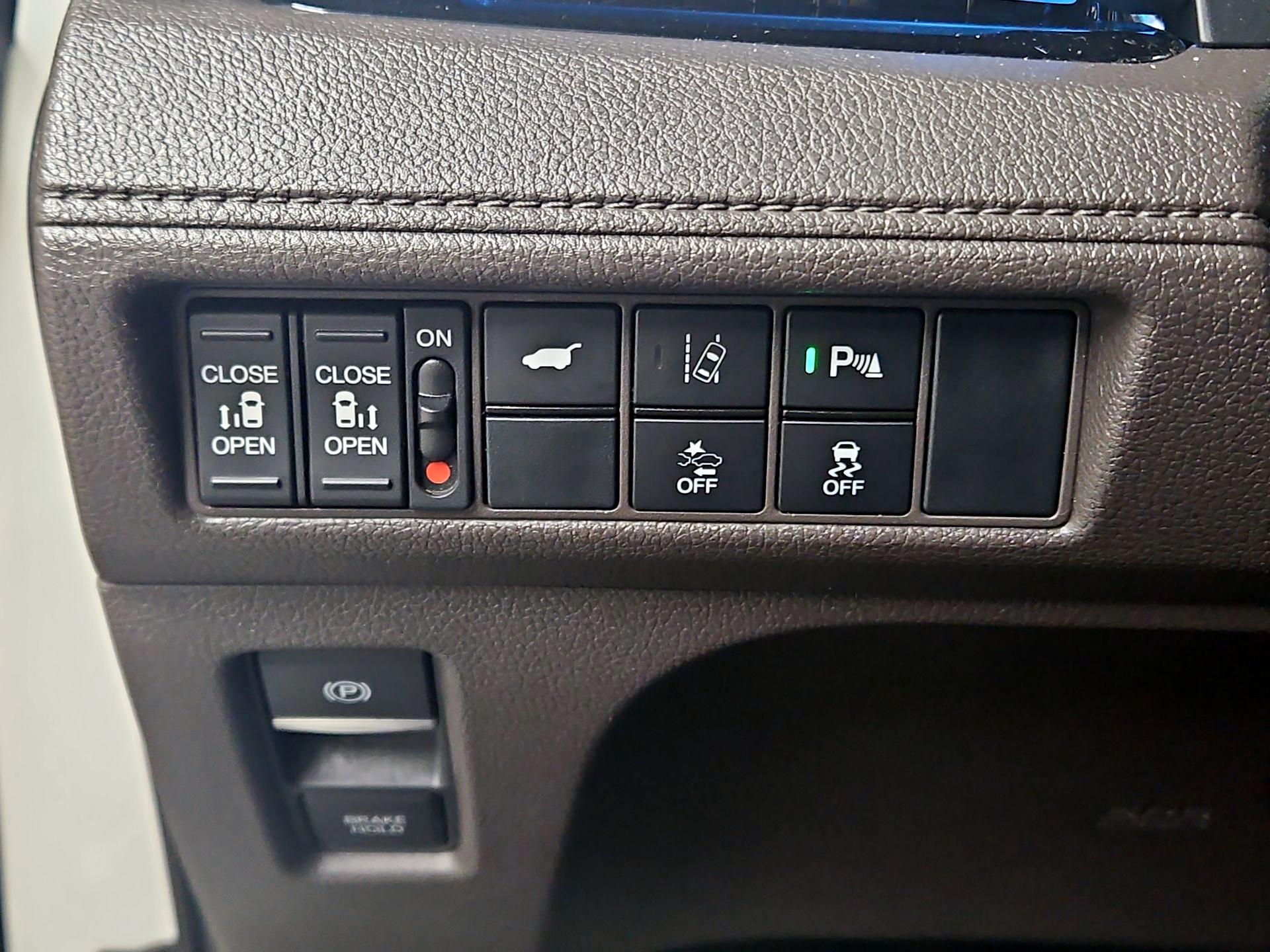 Thumbnail: 2018 Honda Odyssey - 13