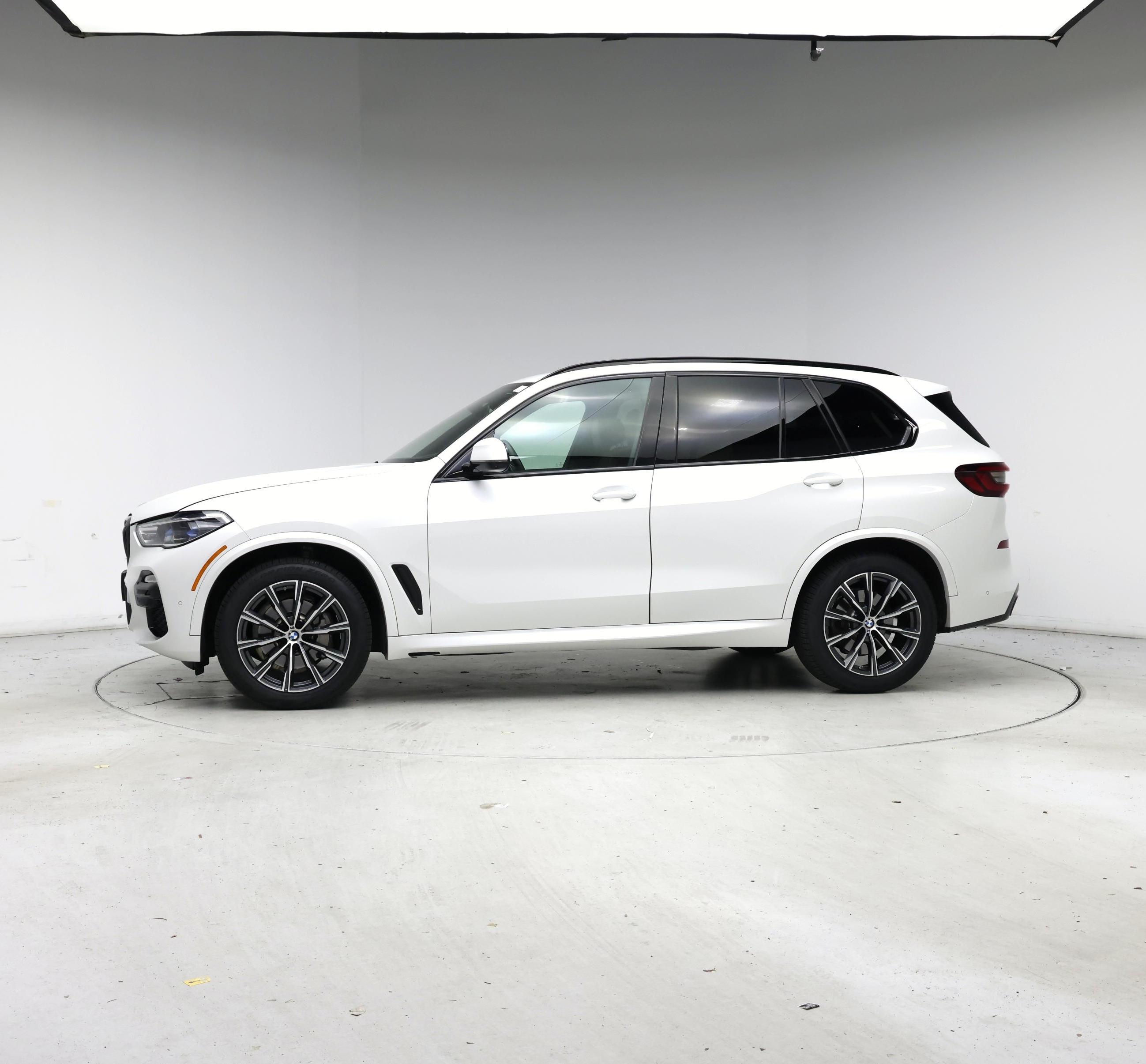 Thumbnail: 2021 BMW X5 - 3