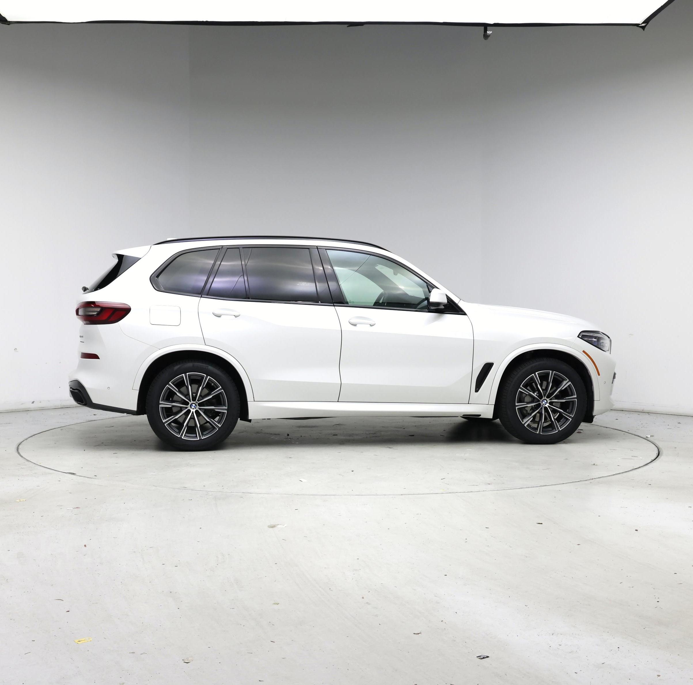 Thumbnail: 2021 BMW X5 - 7