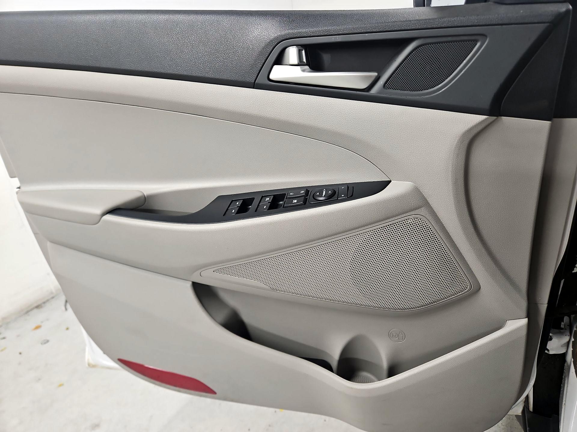 Thumbnail: 2019 Hyundai Tucson - 12