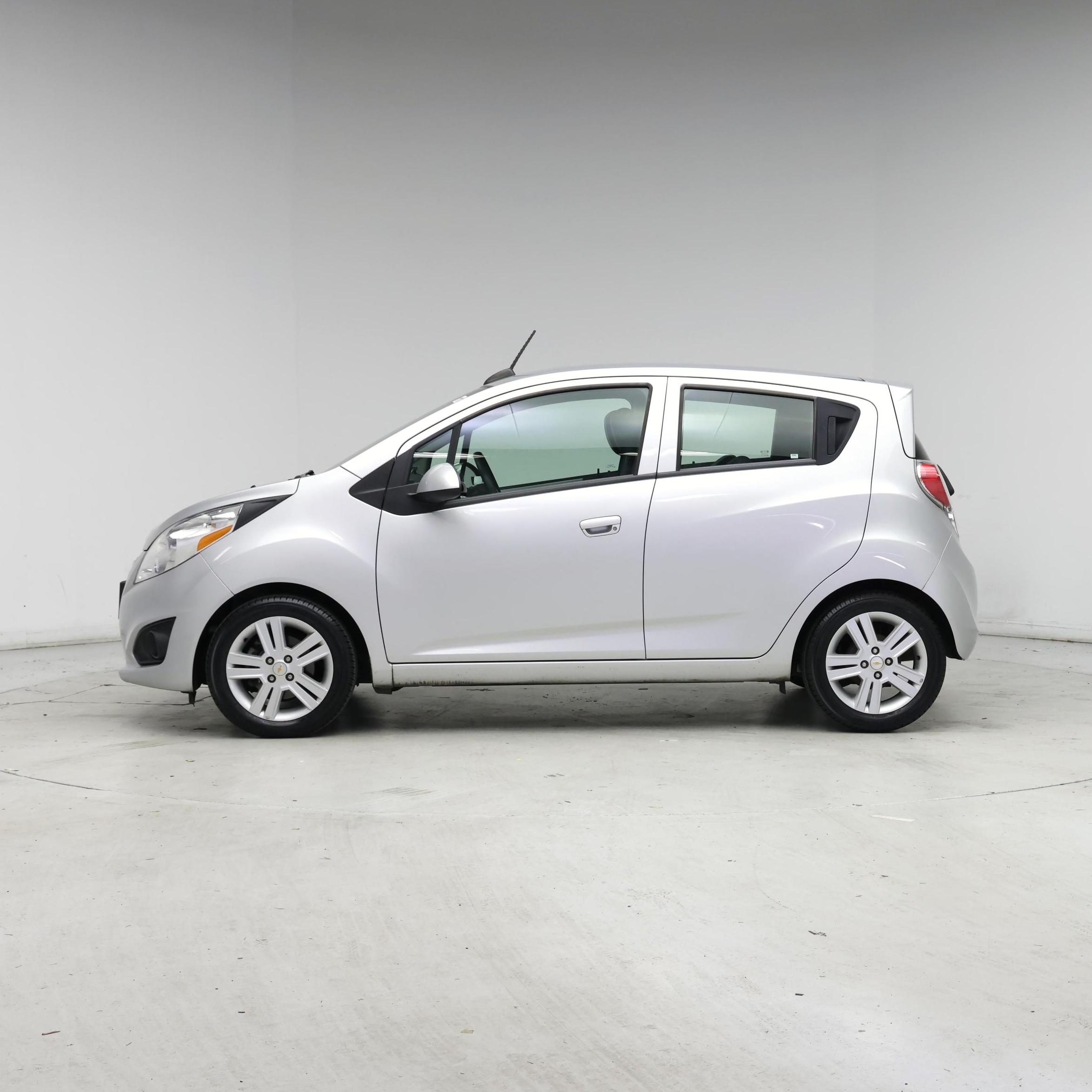 Thumbnail: 2015 Chevrolet Spark - 3